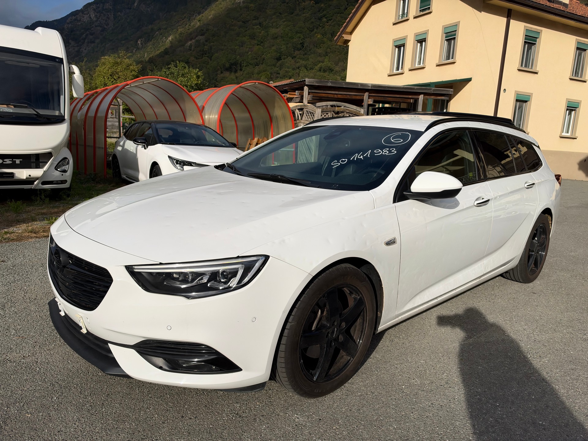 OPEL Insignia 1.6 T Sports Tourer Excellence Automatic-image-1