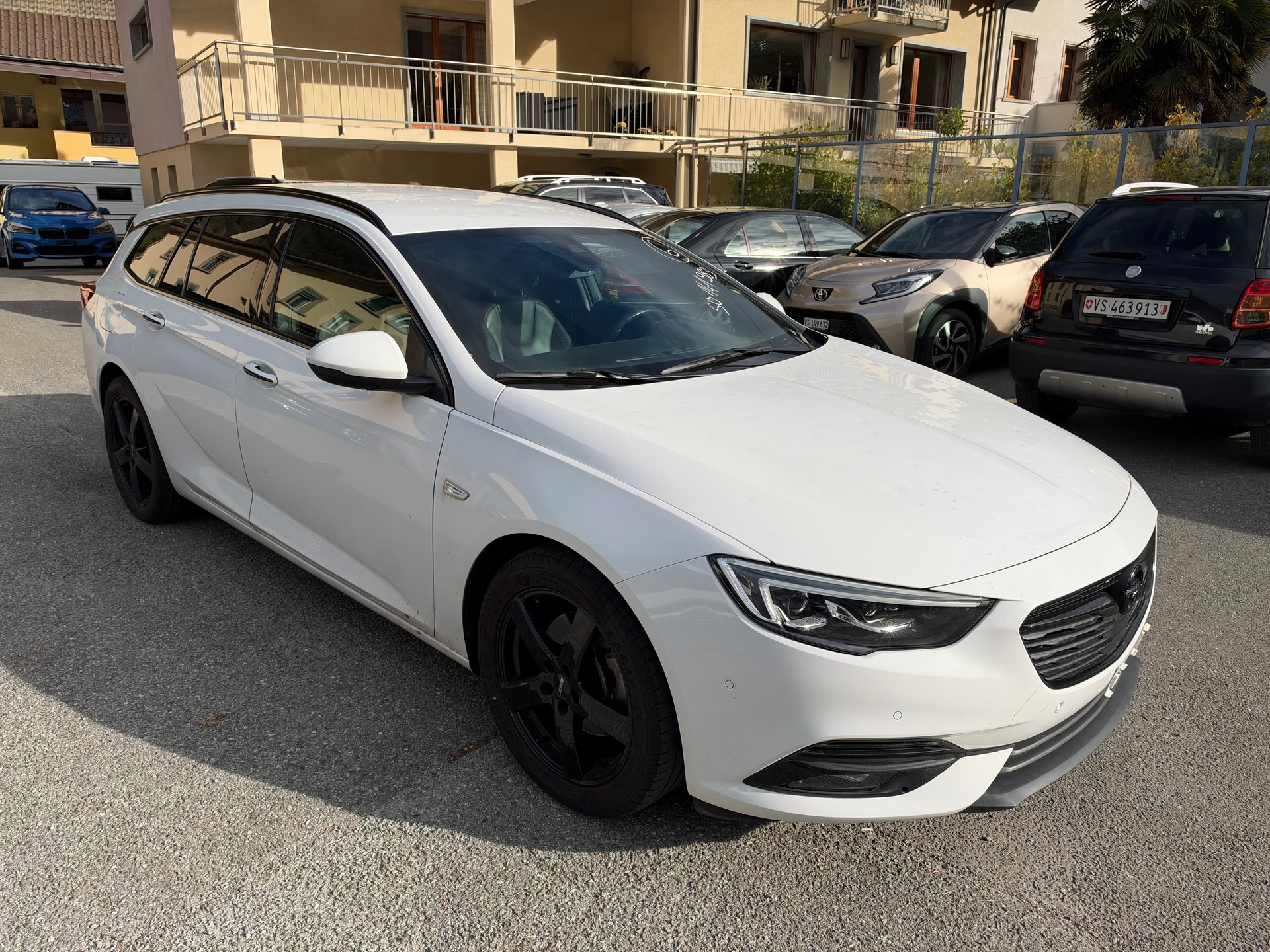 OPEL Insignia 1.6 T Sports Tourer Excellence Automatic-image-3