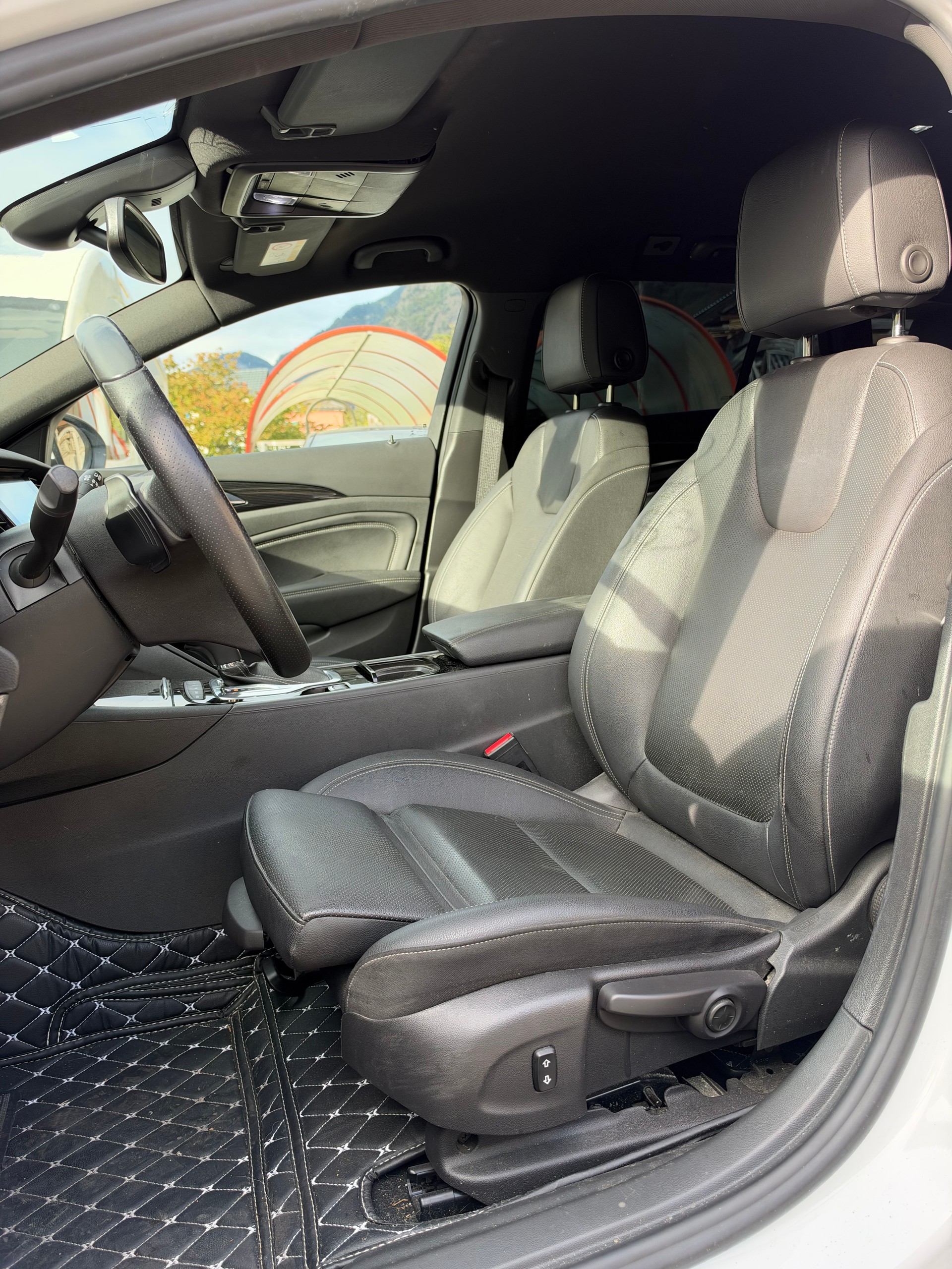 OPEL Insignia 1.6 T Sports Tourer Excellence Automatic-image-14