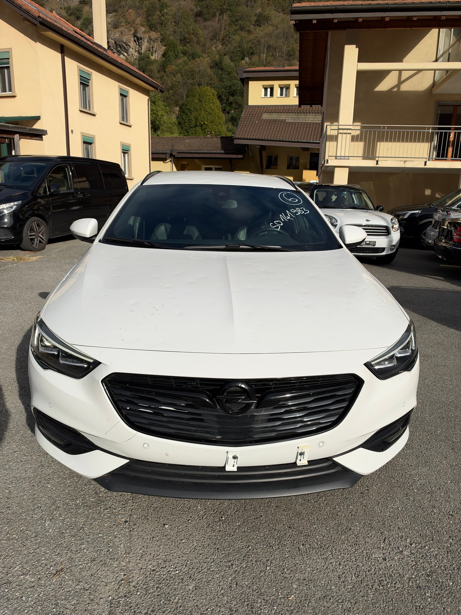 OPEL Insignia 1.6 T Sports Tourer Excellence Automatic-image-2