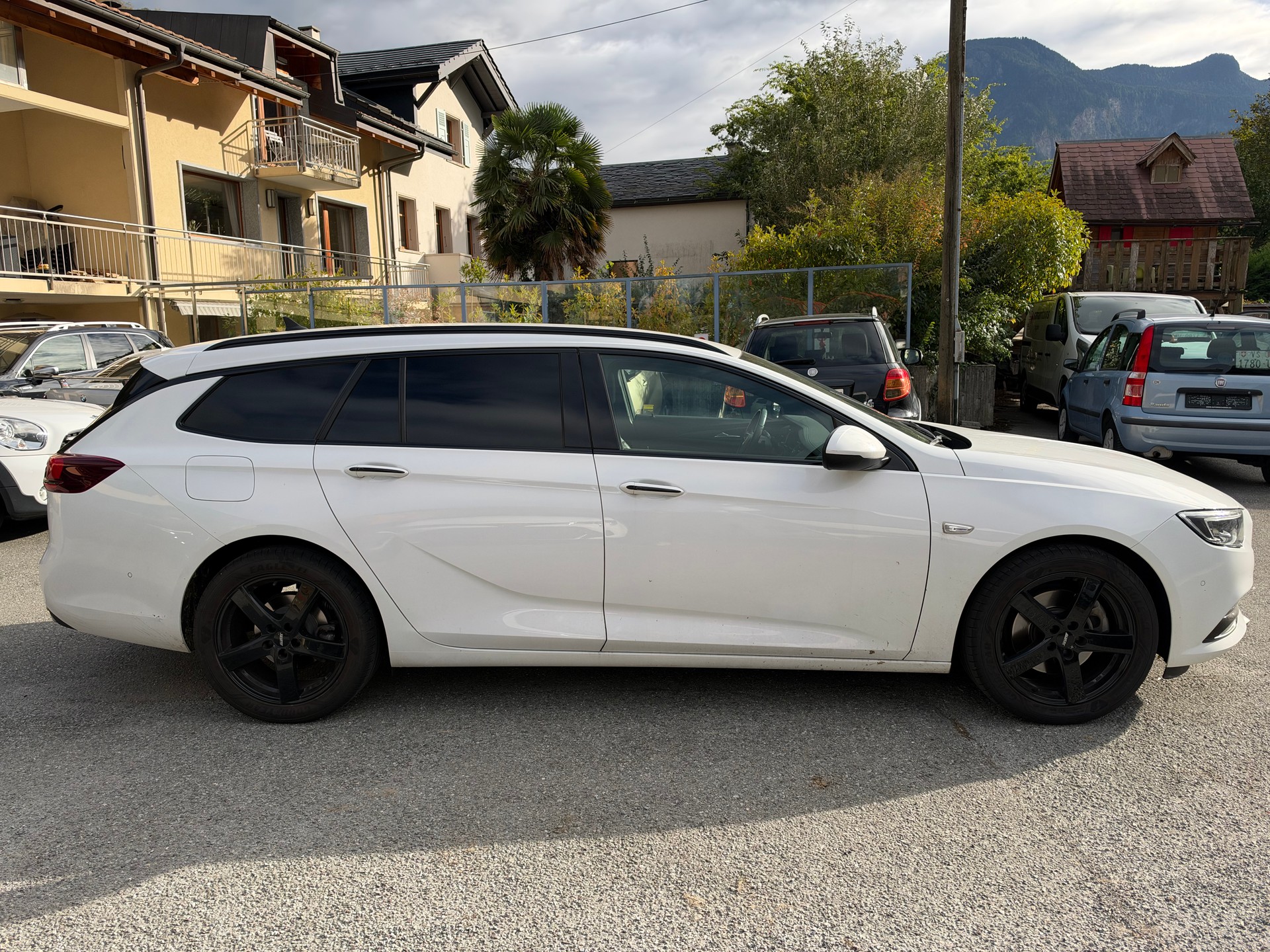 OPEL Insignia 1.6 T Sports Tourer Excellence Automatic-image-4
