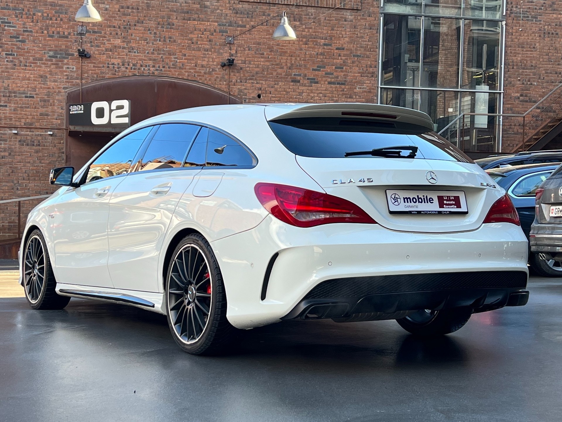 MERCEDES-BENZ CLA Shooting Brake 45 AMG 4Matic Speedshift-image-3