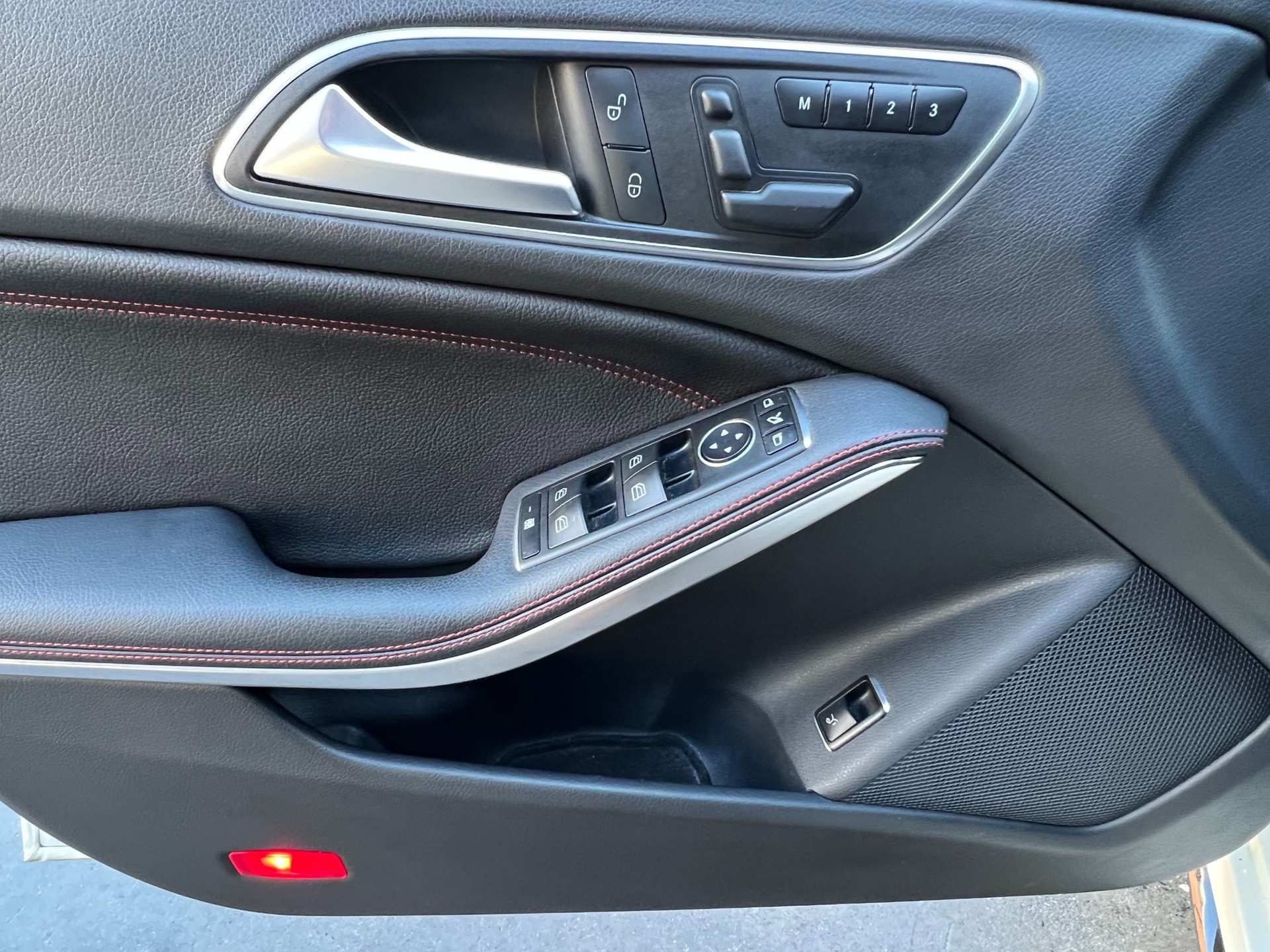 MERCEDES-BENZ CLA Shooting Brake 45 AMG 4Matic Speedshift-image-8