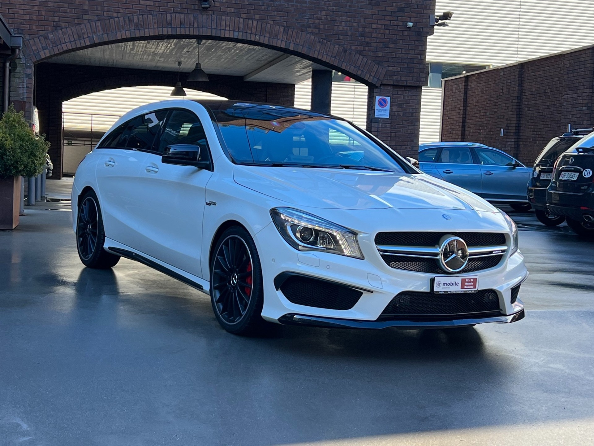 MERCEDES-BENZ CLA Shooting Brake 45 AMG 4Matic Speedshift-image-14