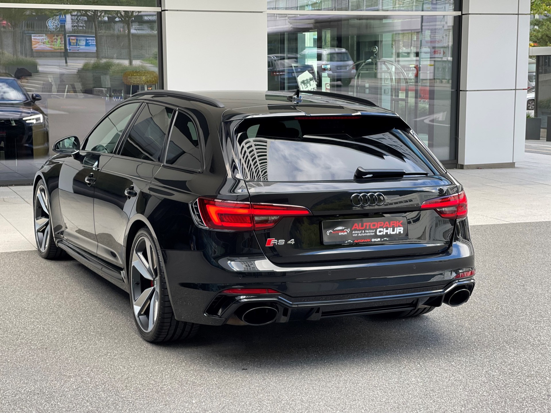 AUDI RS4 Avant 2.9 TFSI quattro tiptronic-image-2