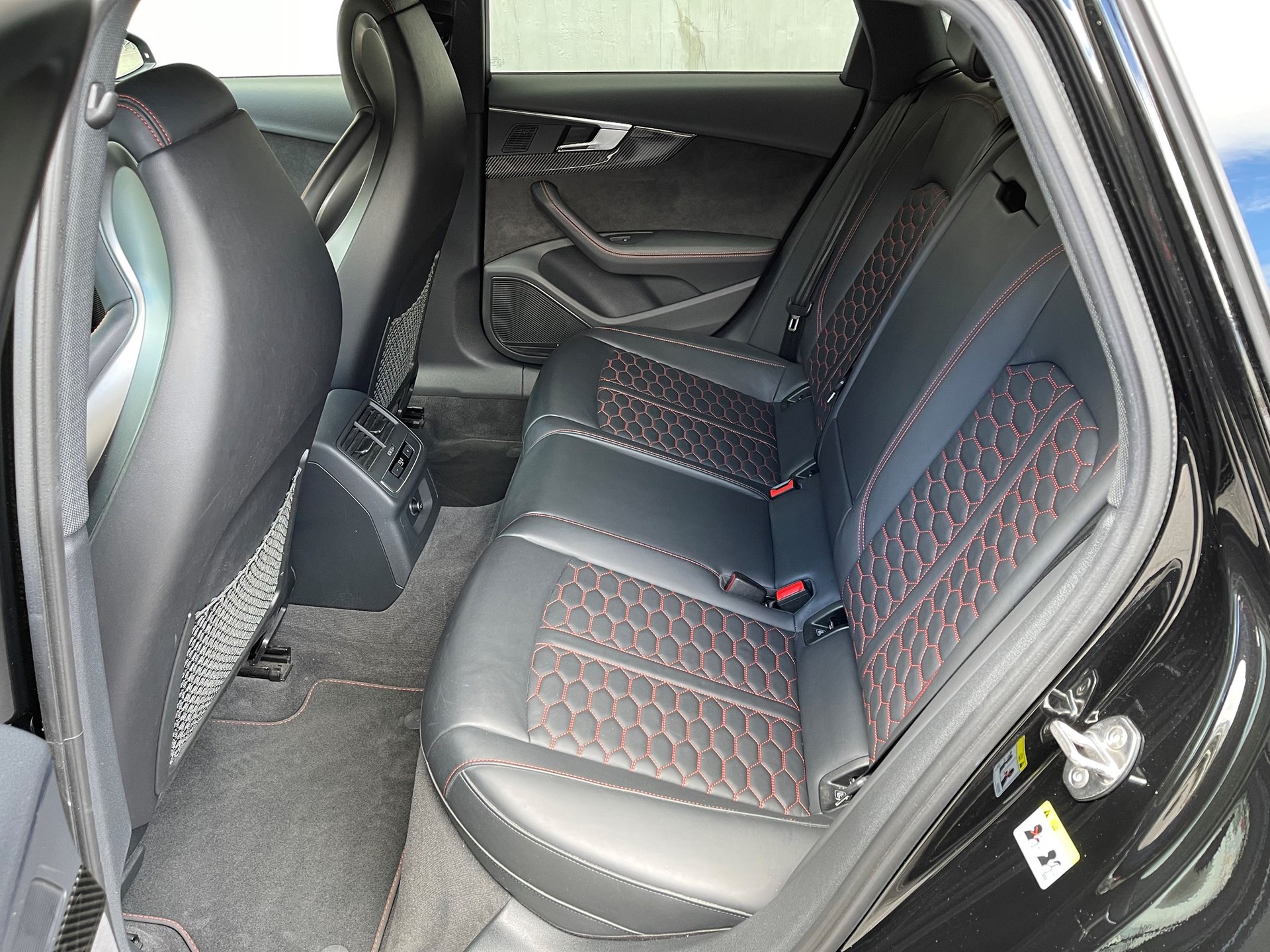AUDI RS4 Avant 2.9 TFSI quattro tiptronic-image-13