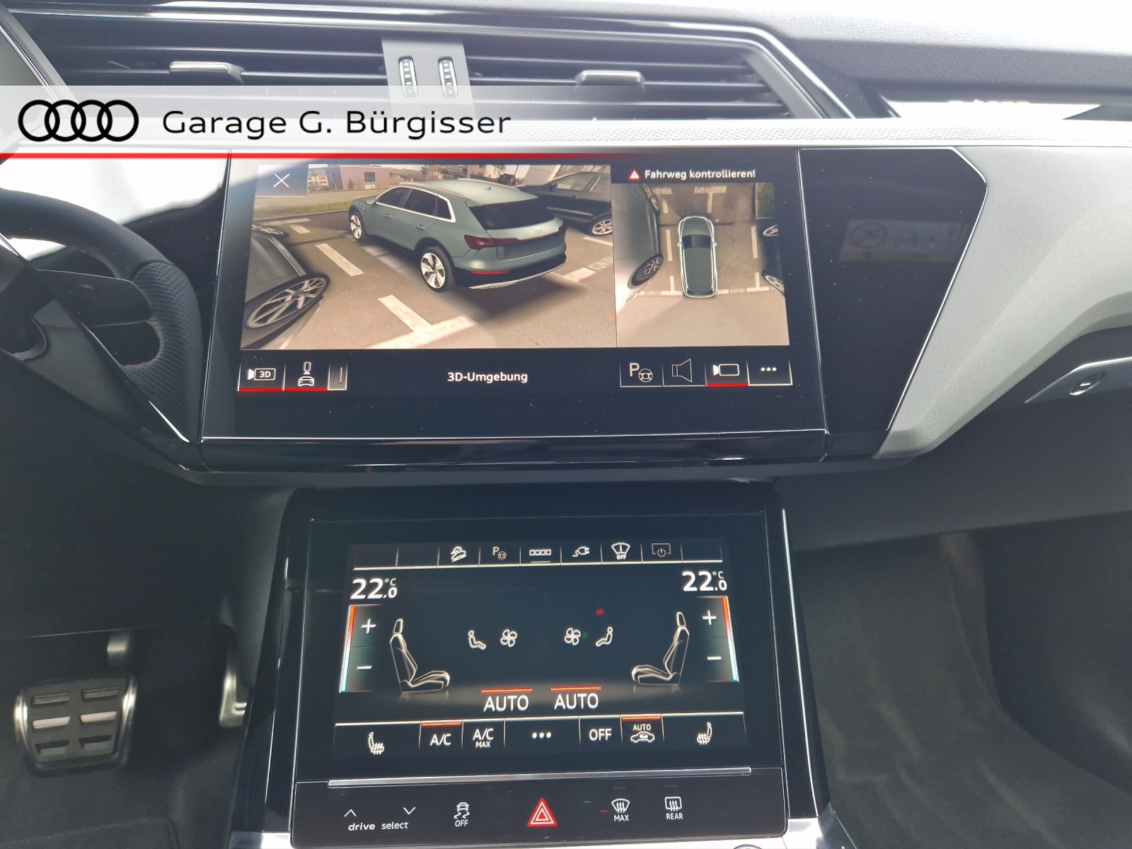 AUDI Q8 50 e-tron Black Edition quattro Mythosschwarz Metallic-image-12