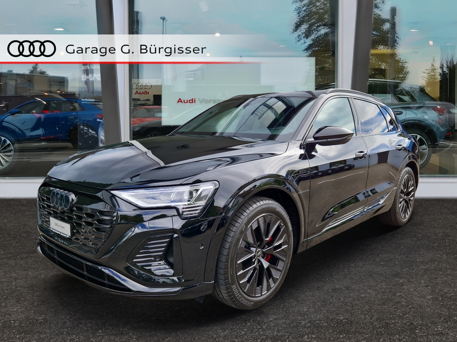 AUDI Q8 50 e-tron Black Edition quattro Mythosschwarz Metallic-image-0
