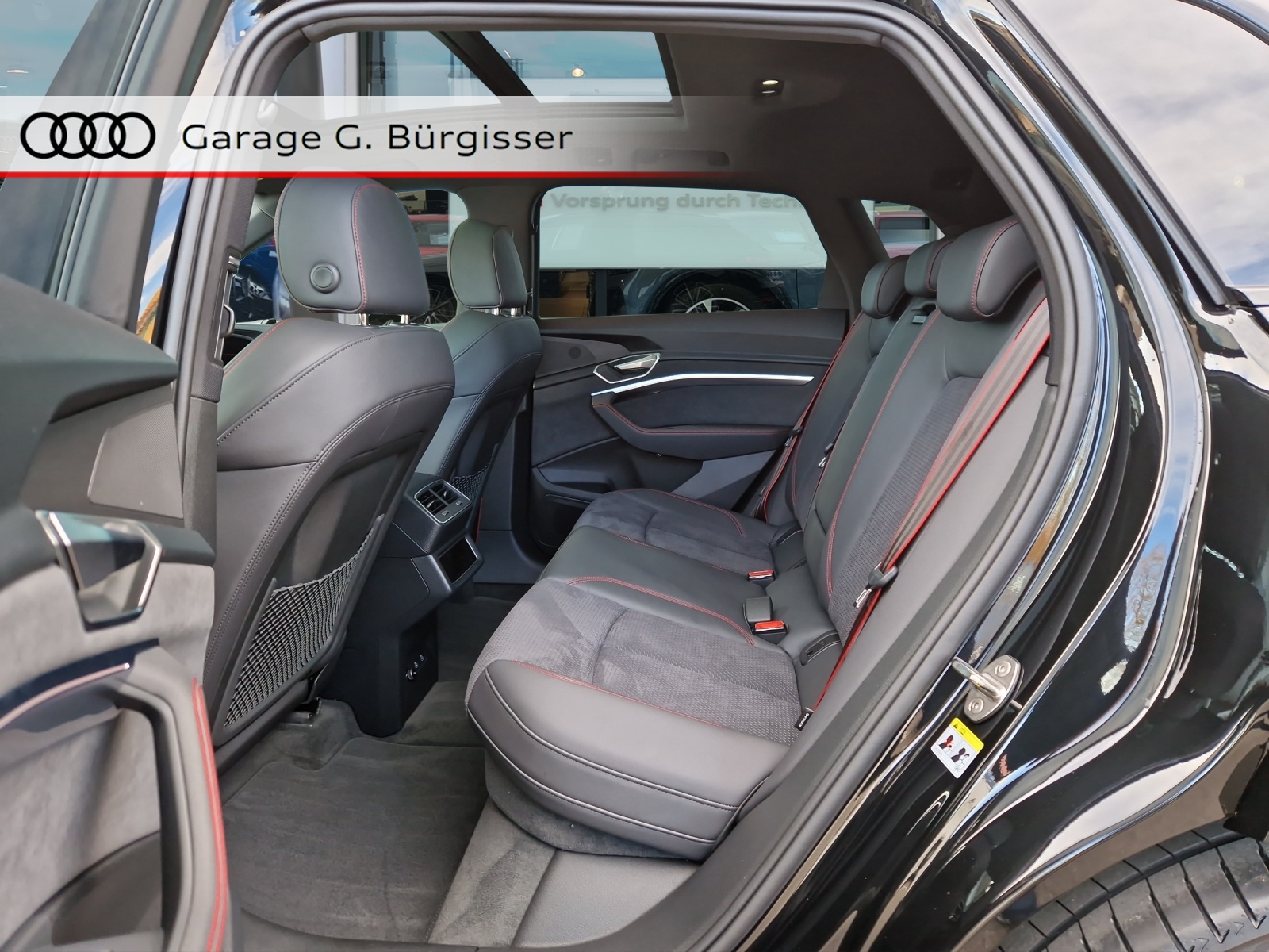 AUDI Q8 50 e-tron Black Edition quattro Mythosschwarz Metallic-image-9