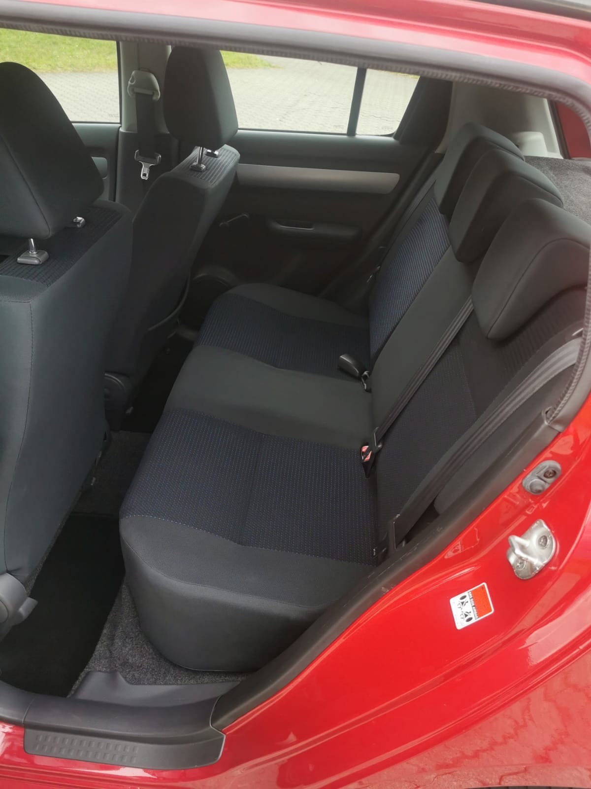 SUZUKI Swift 1.5i 16V VVT GL Automat-image-8