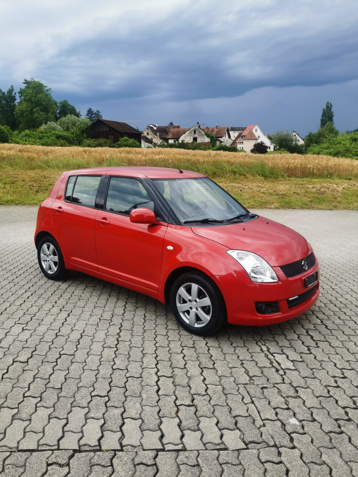 SUZUKI Swift 1.5i 16V VVT GL Automat-image-1