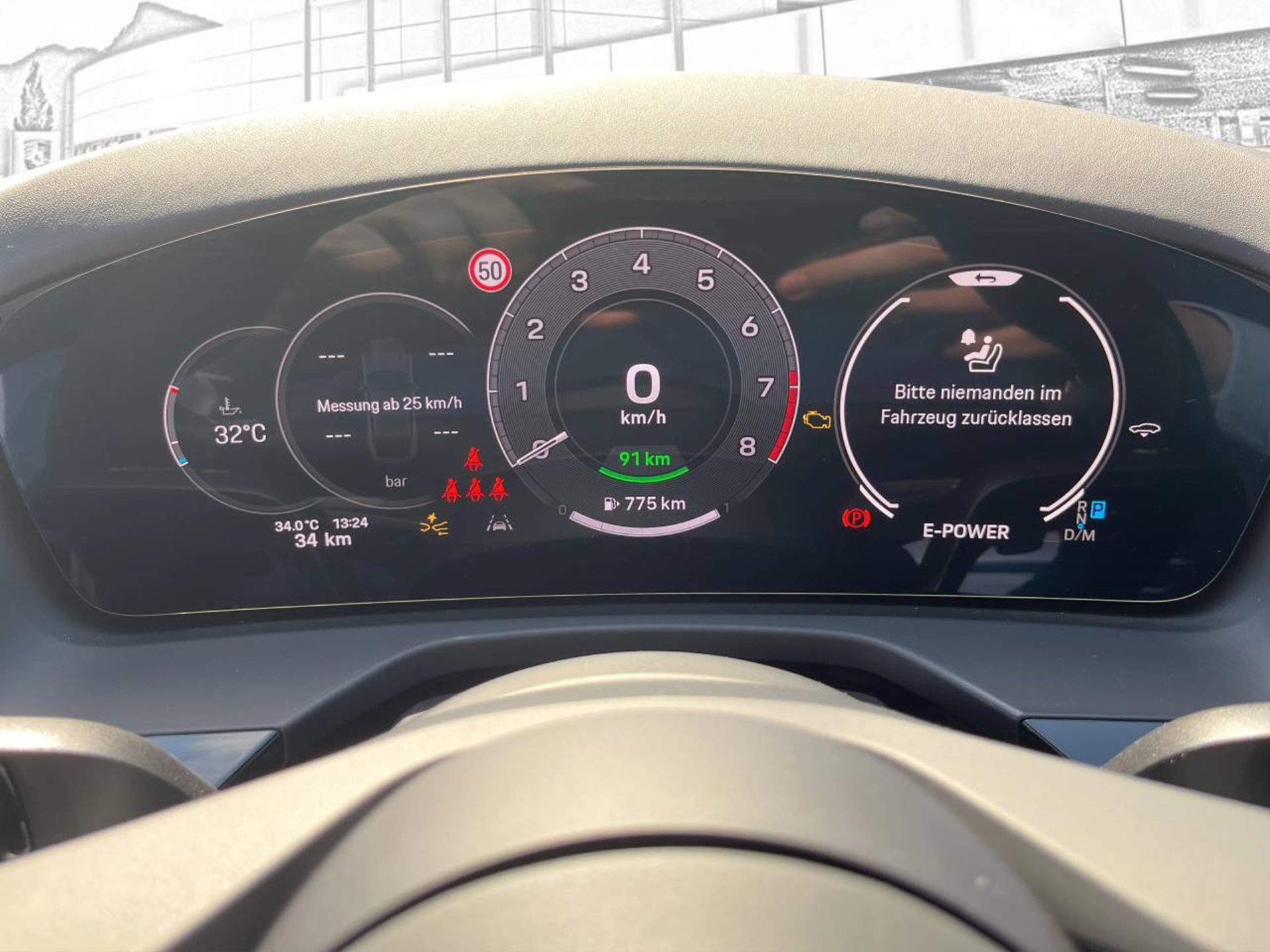 PORSCHE Panamera 4 E-Hybrid-image-13