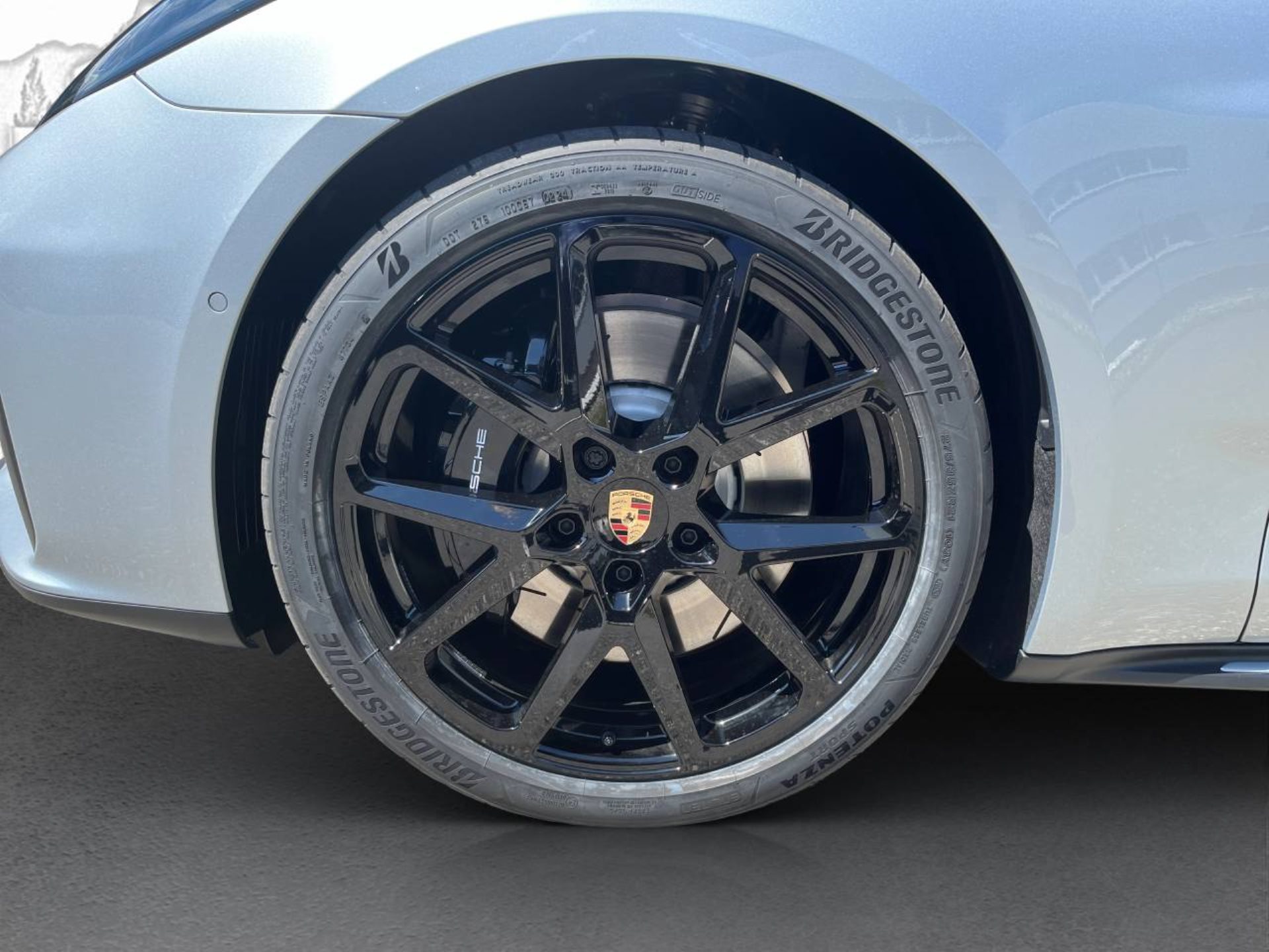 PORSCHE Panamera 4 E-Hybrid-image-21