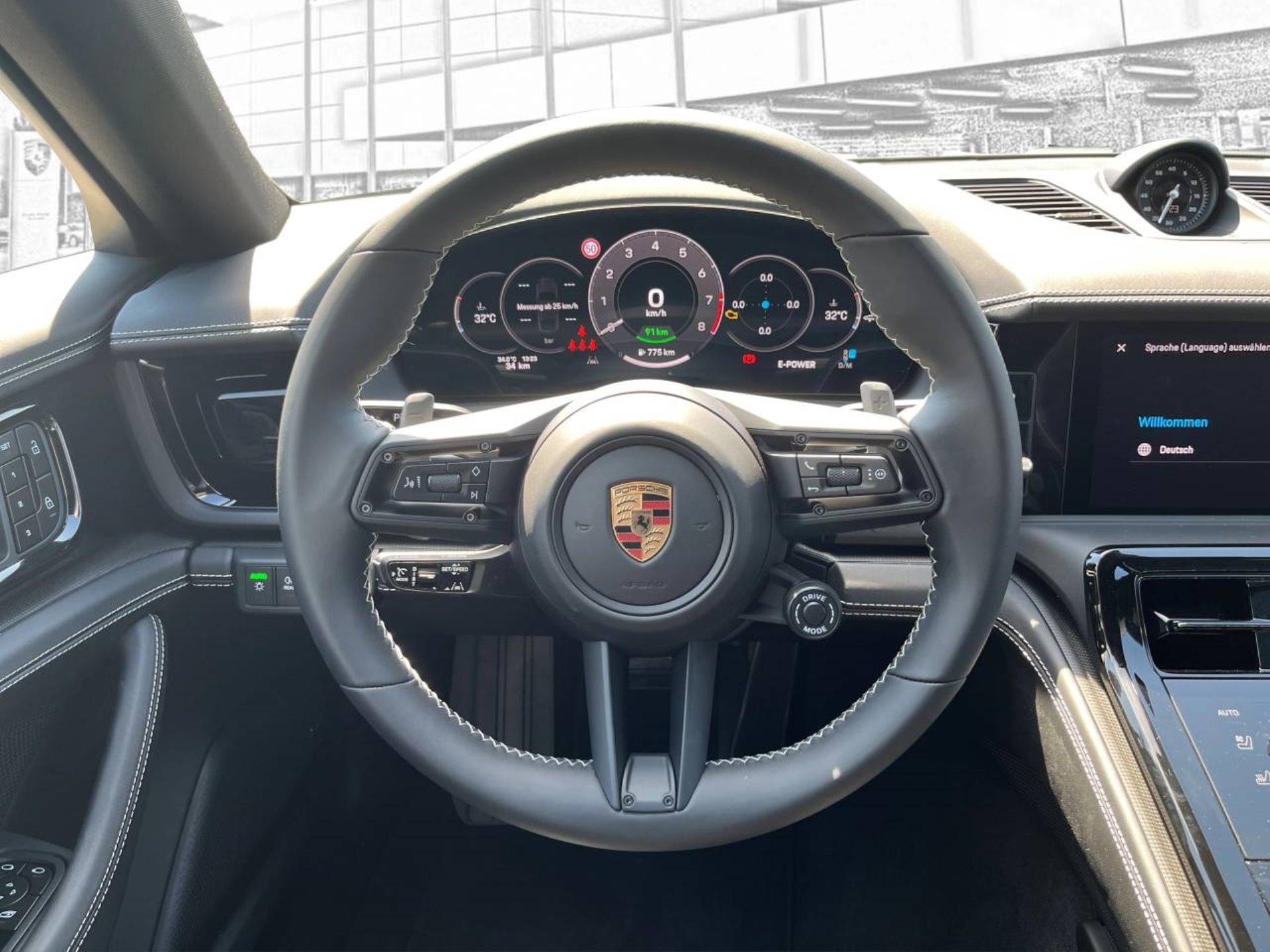PORSCHE Panamera 4 E-Hybrid-image-12