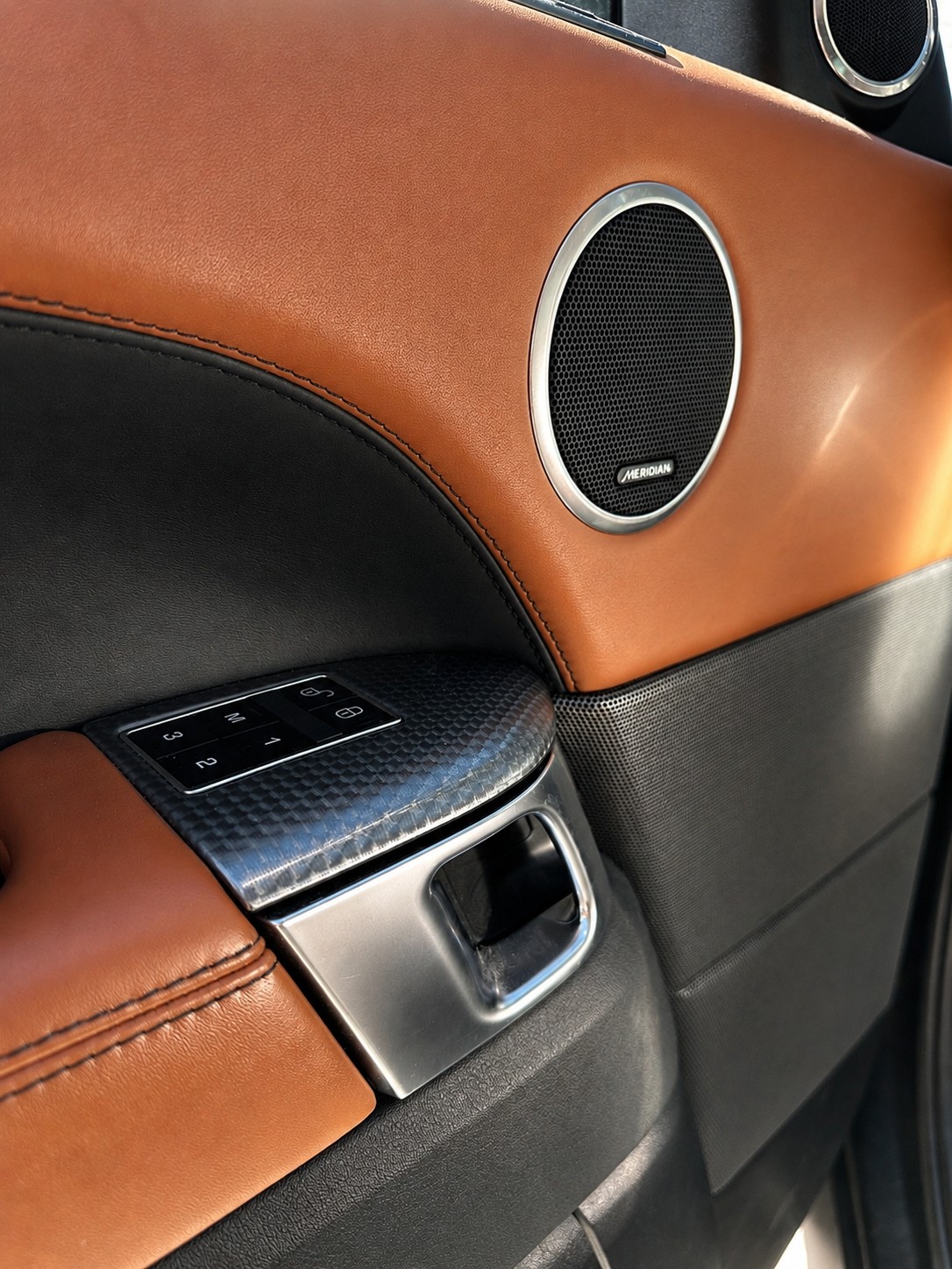 LAND ROVER RANGE ROVER SPORT V8 SC 510cv Autobiography-image-6