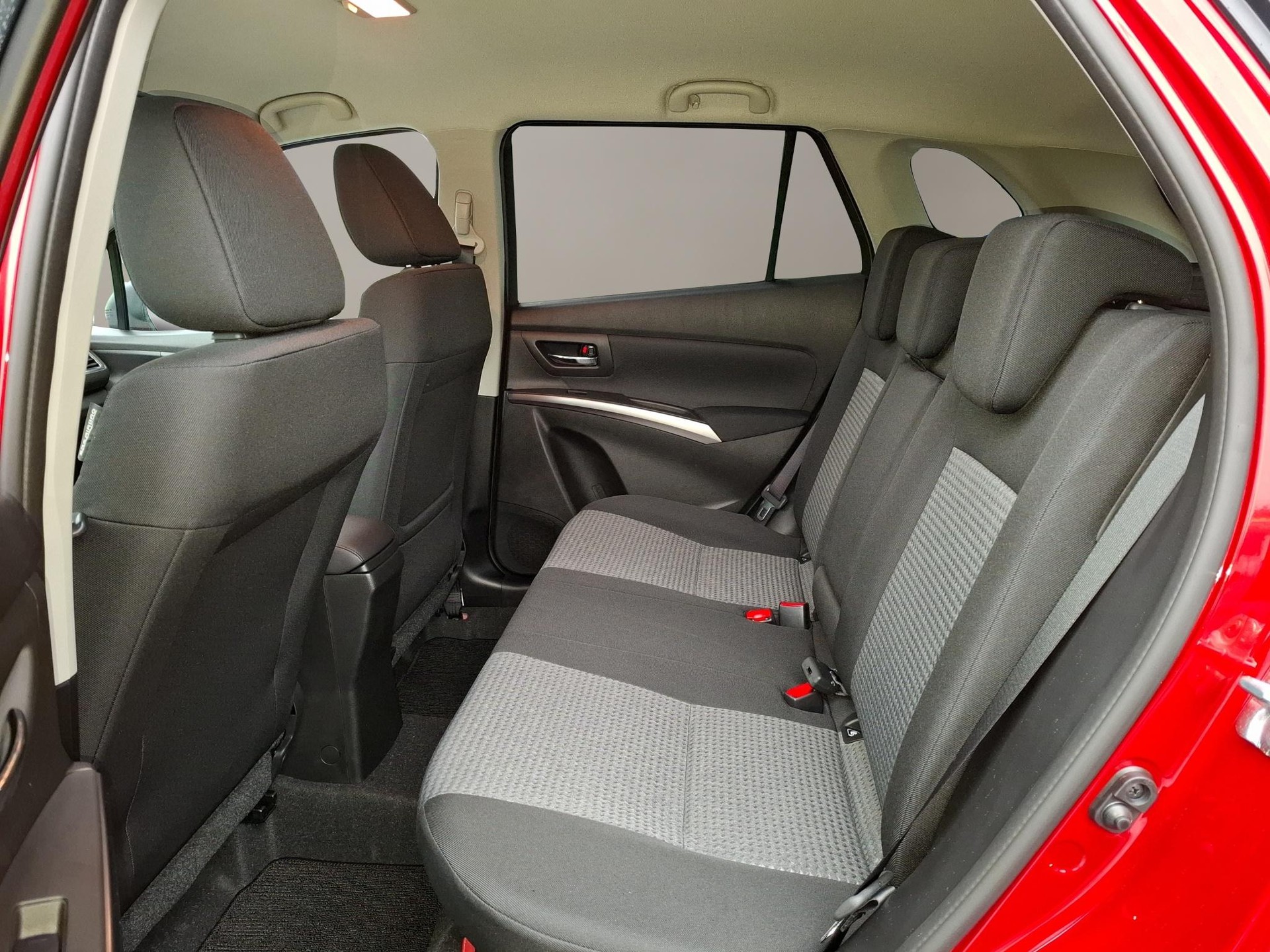 SUZUKI S-Cross 1.4 T Compact+ Hybrid 4x4-image-7