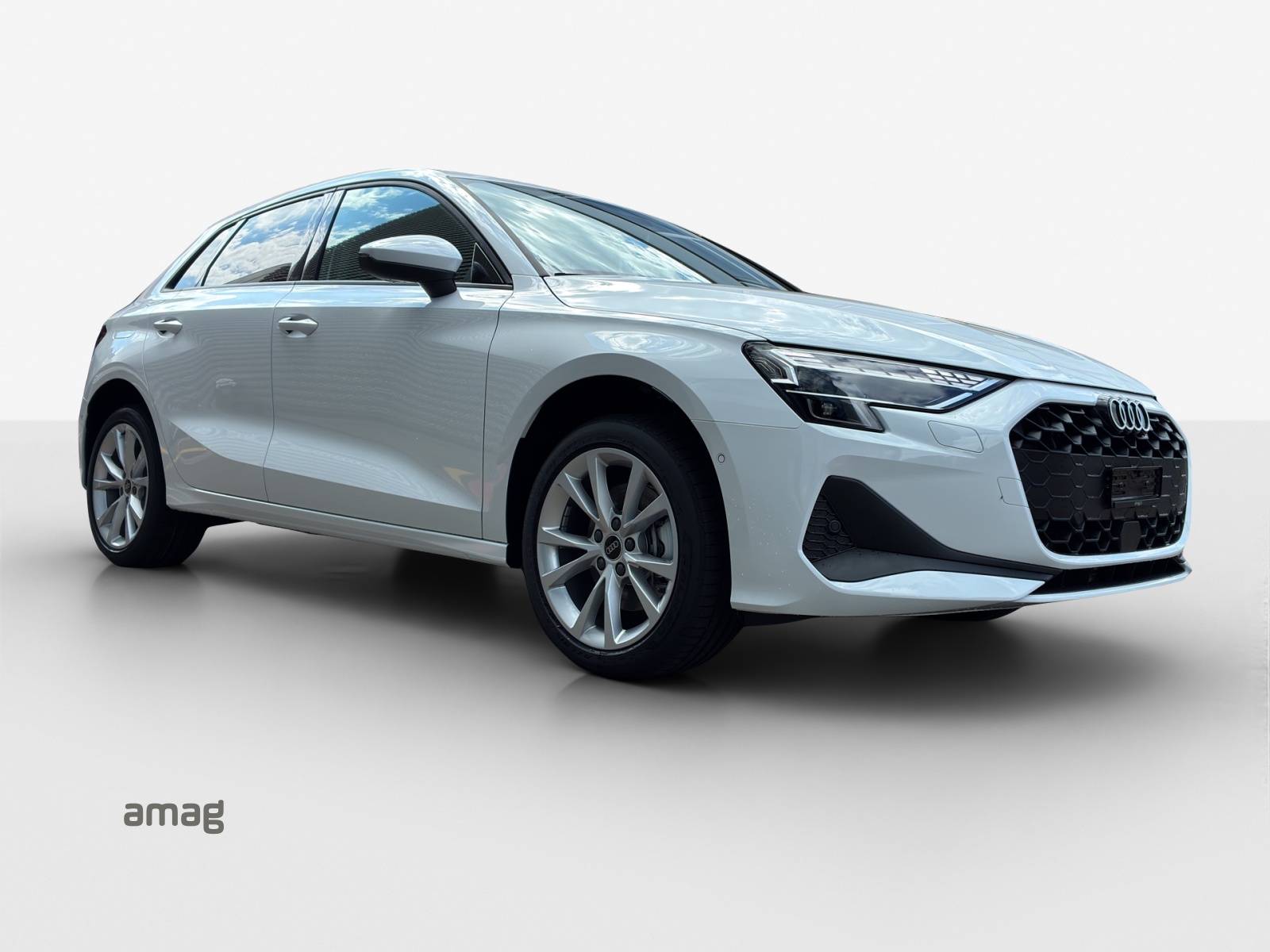 AUDI A3 Sportback 40 TFSI e Attraction S-tronic-image-5