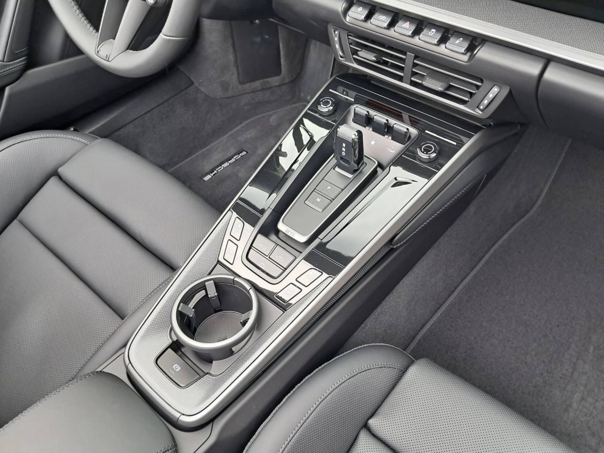 PORSCHE 911 Carrera S Cabriolet-image-19