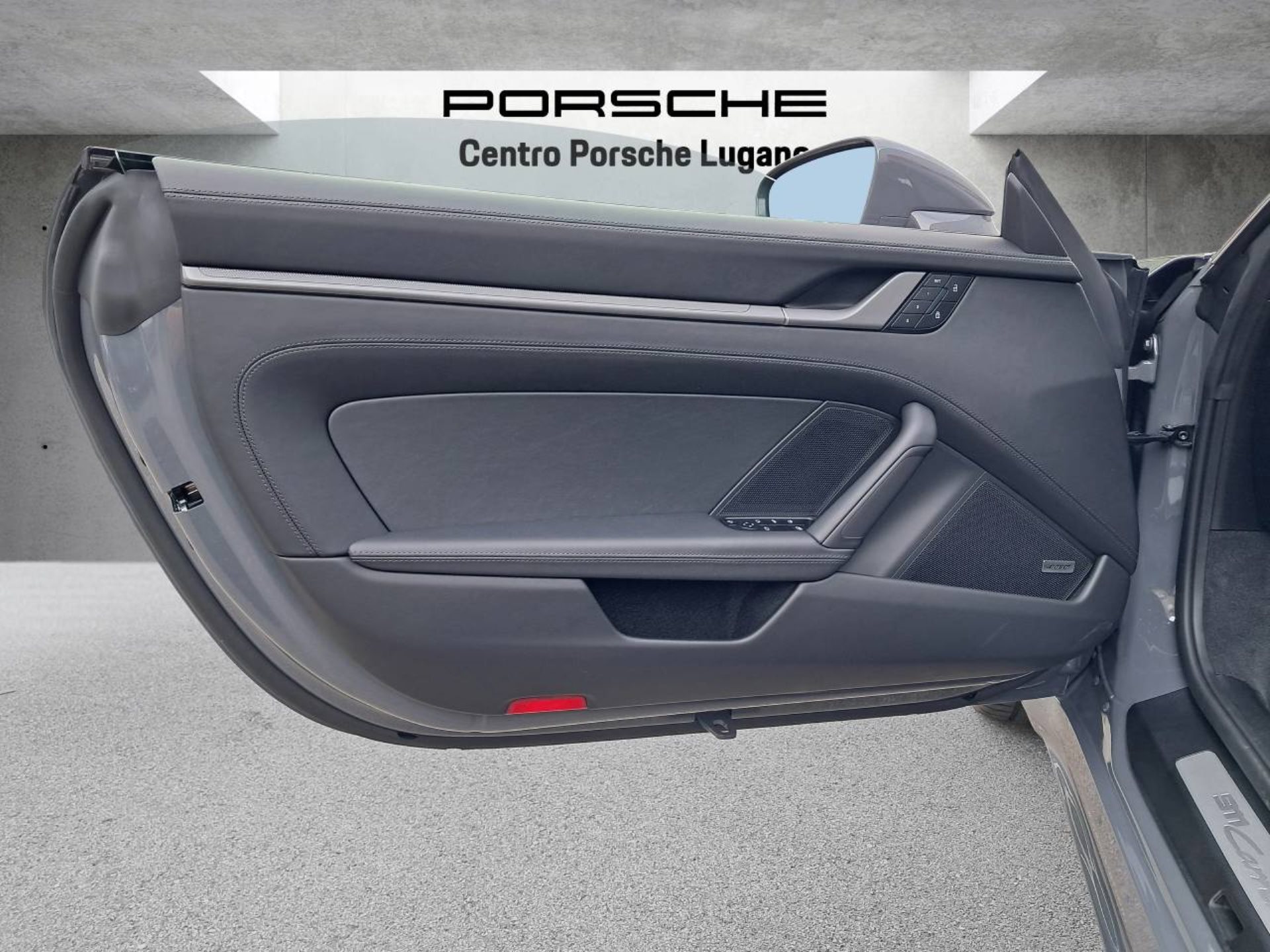 PORSCHE 911 Carrera S Cabriolet-image-23