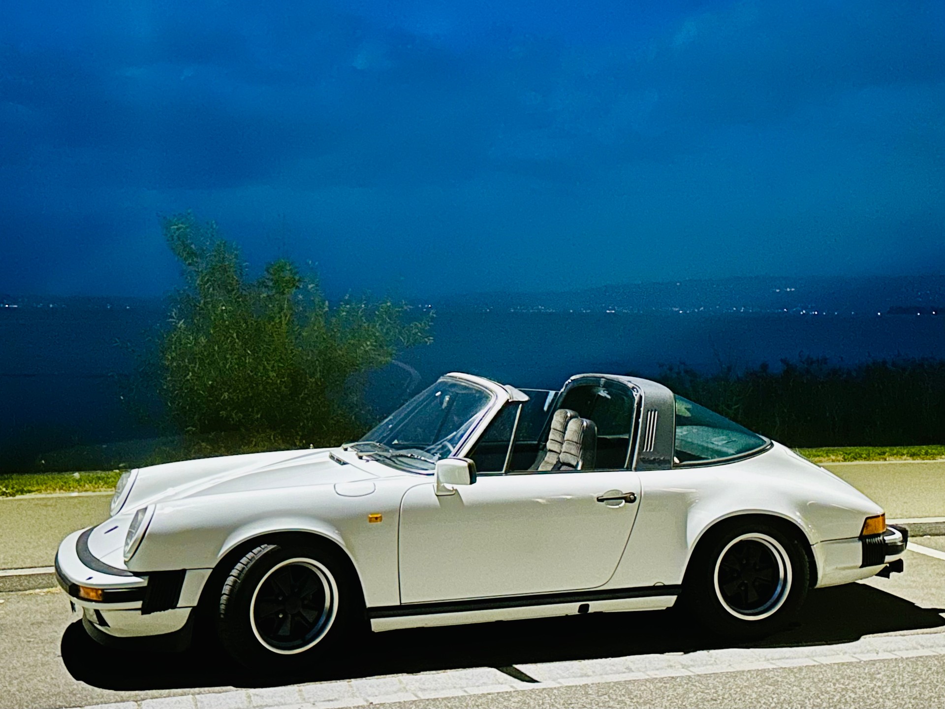 PORSCHE 911 Carrera Targa-image-2