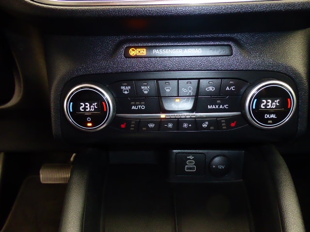 FORD Kuga 2.5 PHEV Titanium 2WD-image-12