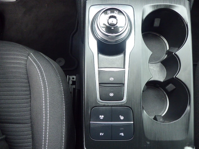 FORD Kuga 2.5 PHEV Titanium 2WD-image-11