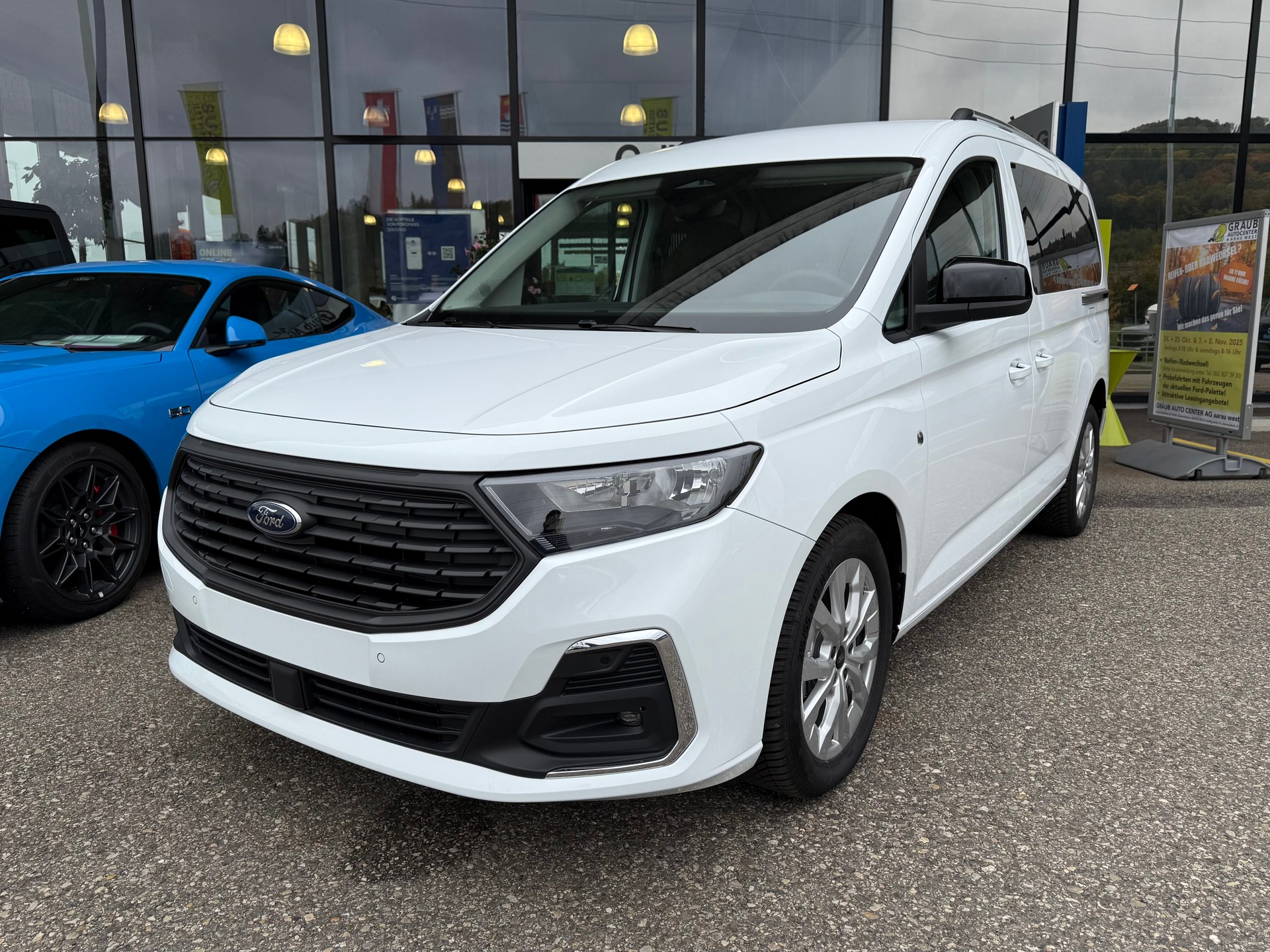 FORD Grand Tourneo Connect 2.0 EcoBlue Tit Rollstuhlumbau Heckeinstieg-image-0