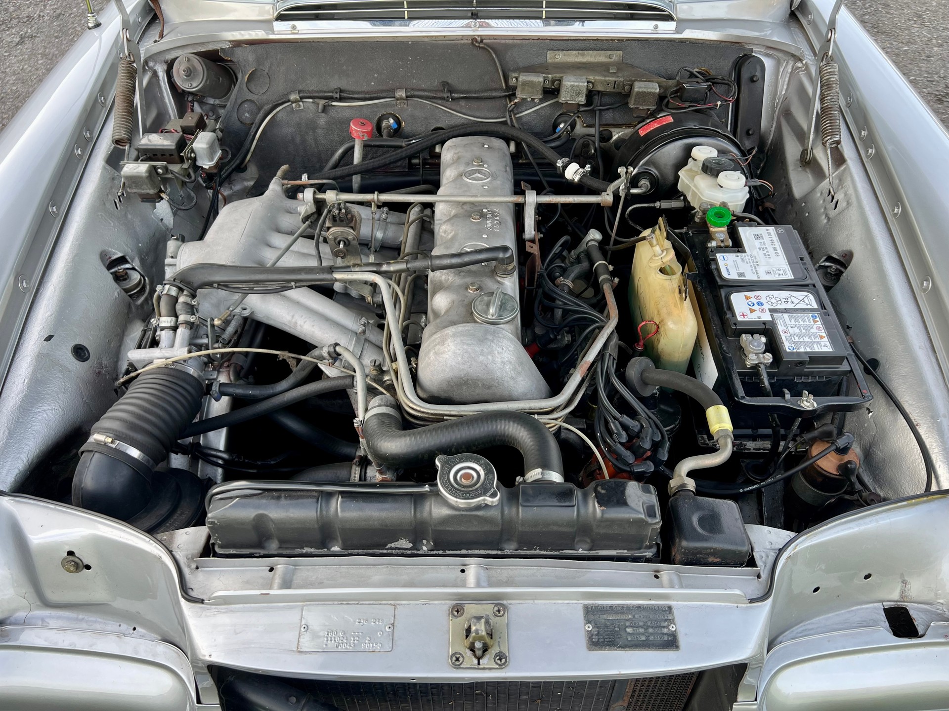 MERCEDES-BENZ 280 SE Automatic W111 VETERAN-image-22