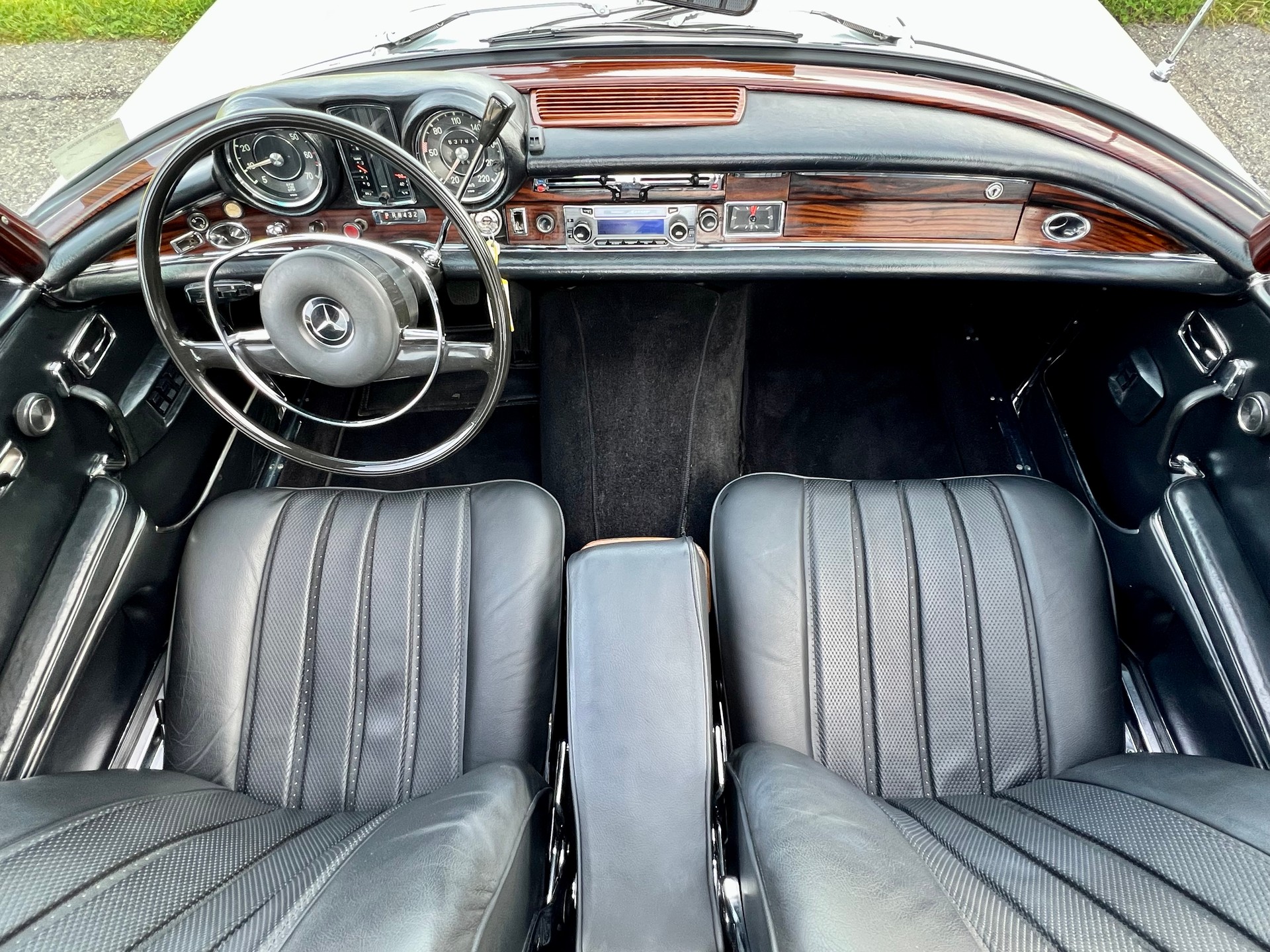 MERCEDES-BENZ 280 SE Automatic W111 VETERAN-image-14