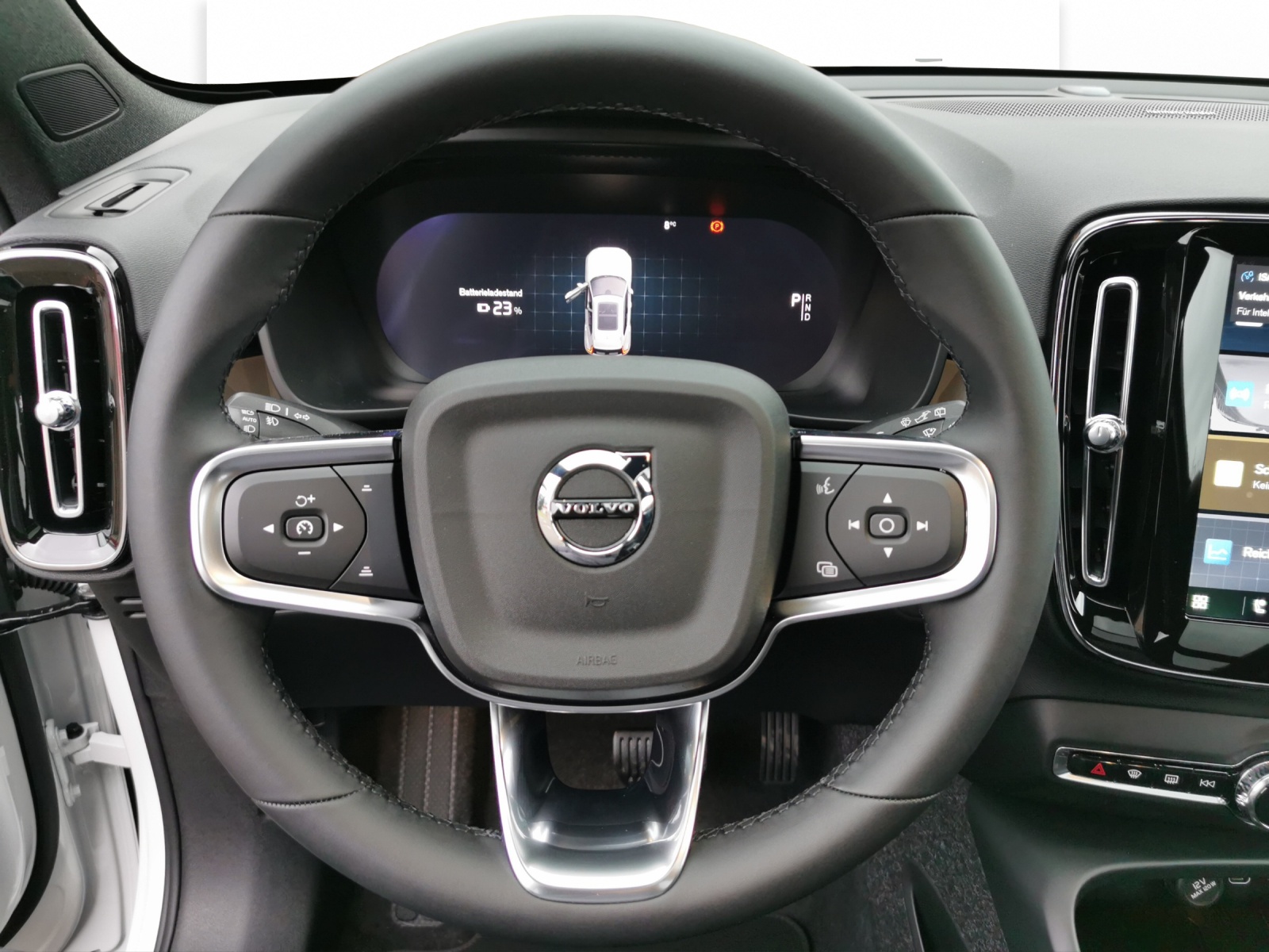 VOLVO EX40 Twin Ultra AWD-image-17