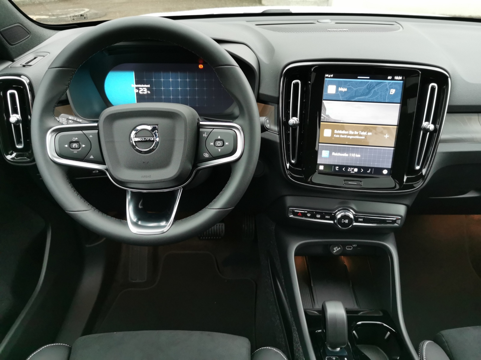 VOLVO EX40 Twin Ultra AWD-image-8
