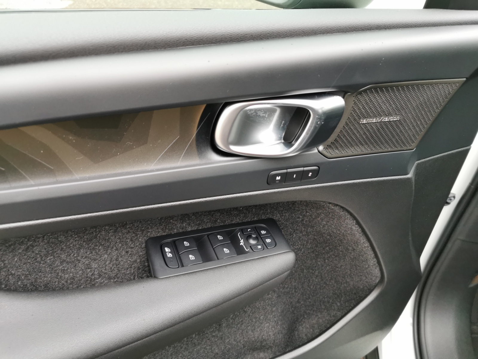 VOLVO EX40 Twin Ultra AWD-image-13