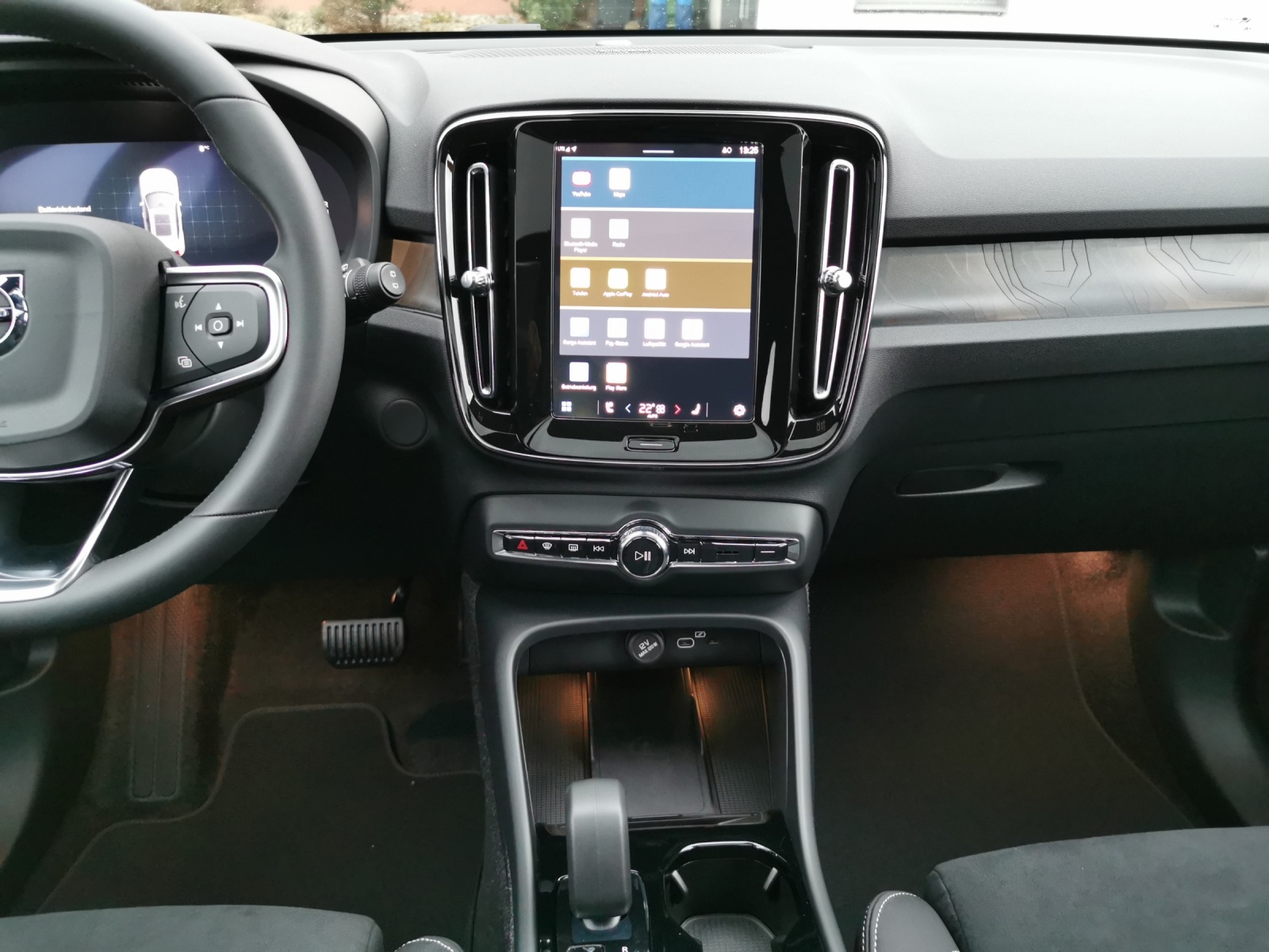 VOLVO EX40 Twin Ultra AWD-image-9