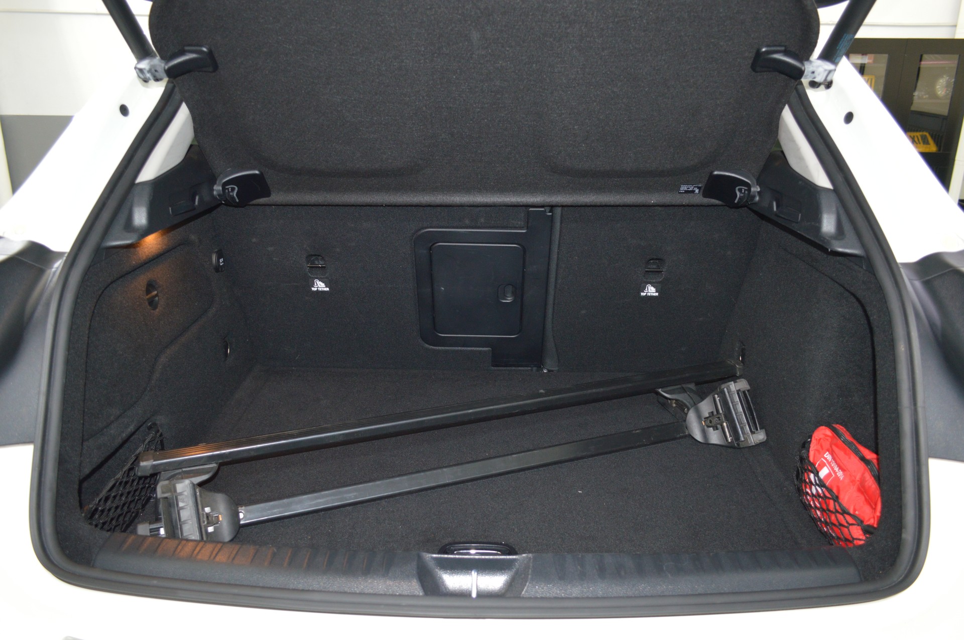 MERCEDES-BENZ GLA 250 AMG Line 4Matic 7G-DCT-image-12