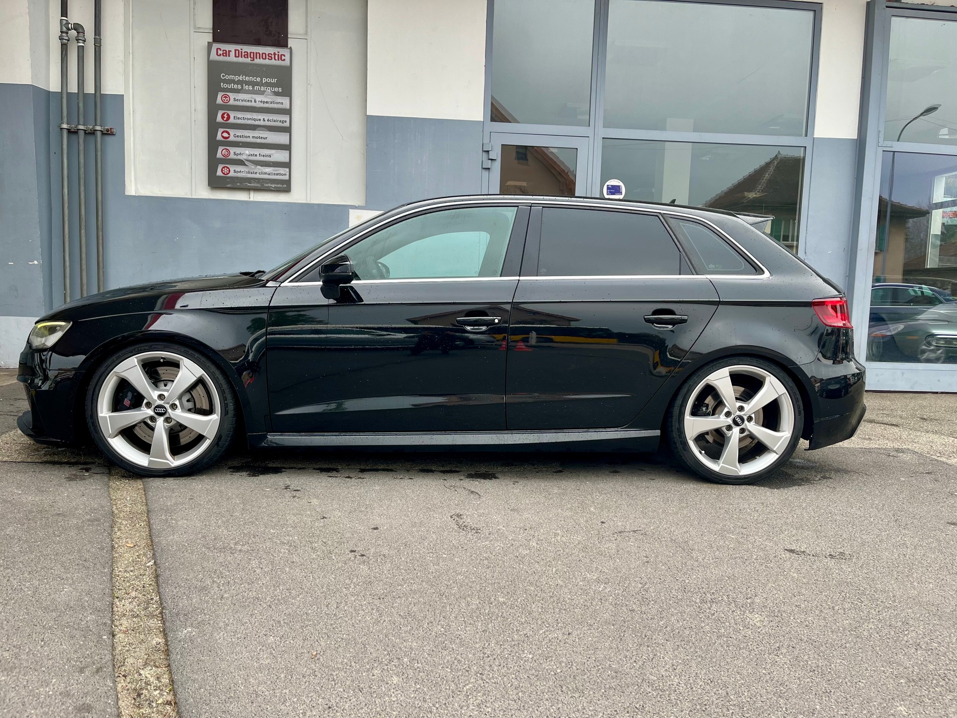 AUDI RS3 2.5 TSI quattro S-tronic-showroom-element-1