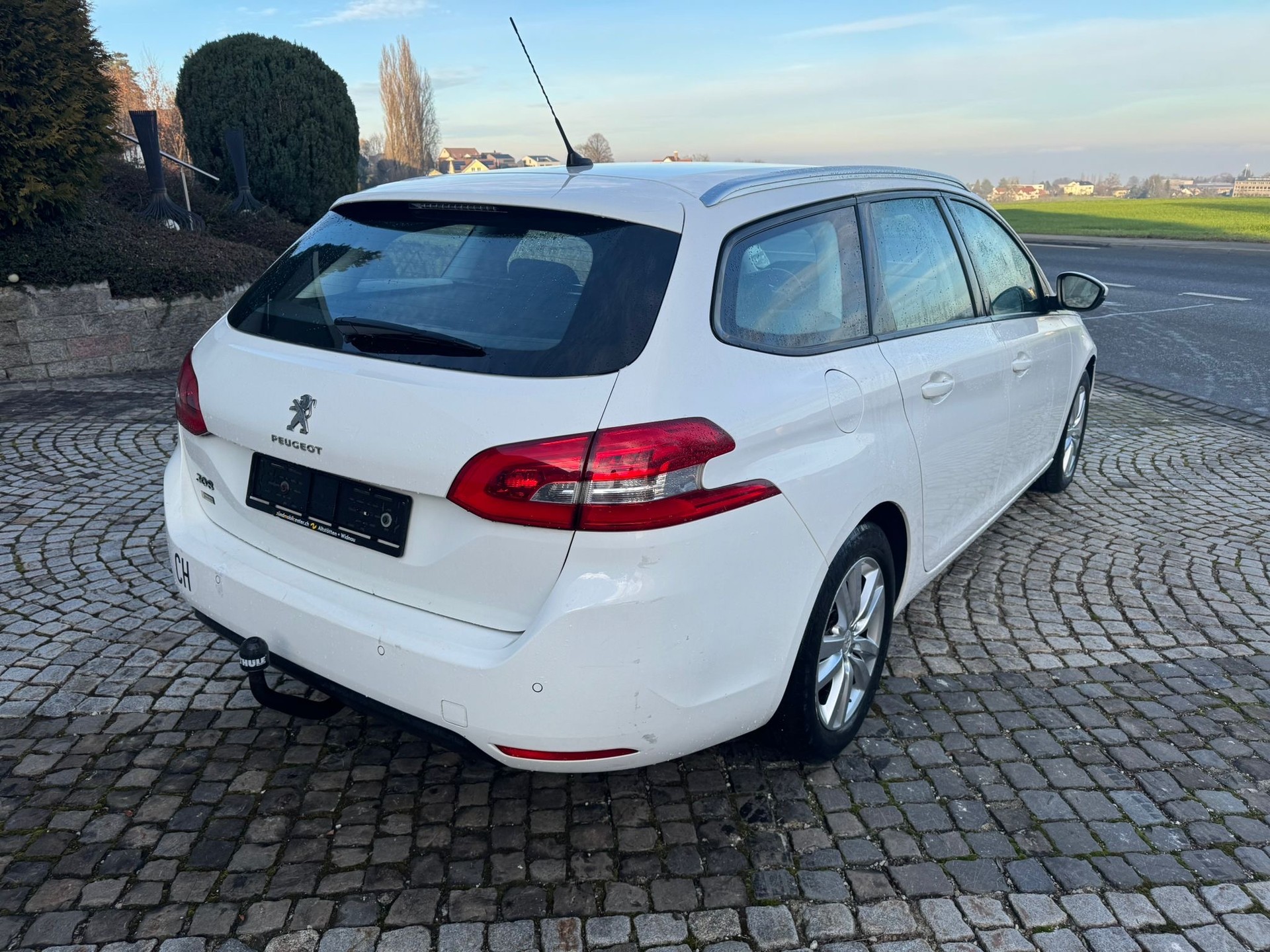 PEUGEOT 308 SW 1.6 BlueHDI Business EAT-image-6