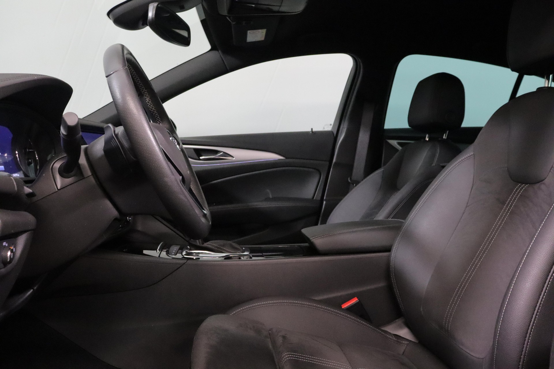 OPEL Insignia Grand Sport 2.0 T GSi AWD-image-2