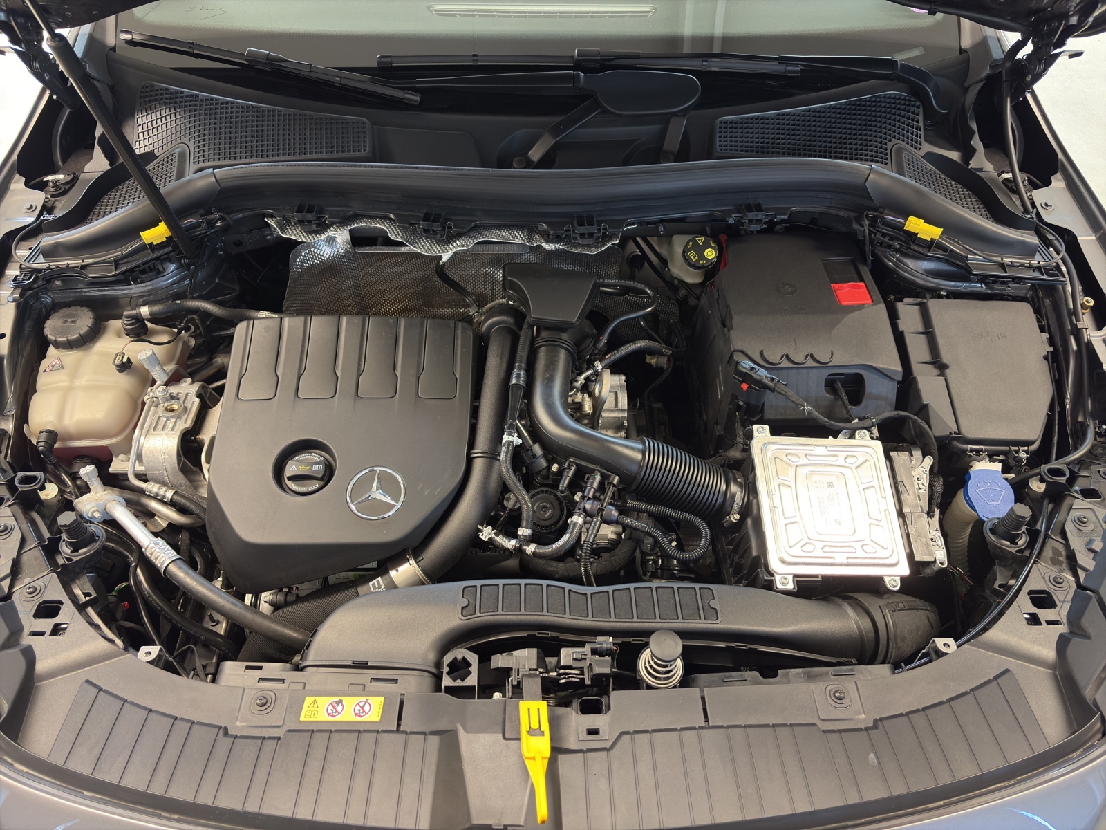 MERCEDES-BENZ GLA 200 4M Style 8G-D-image-18