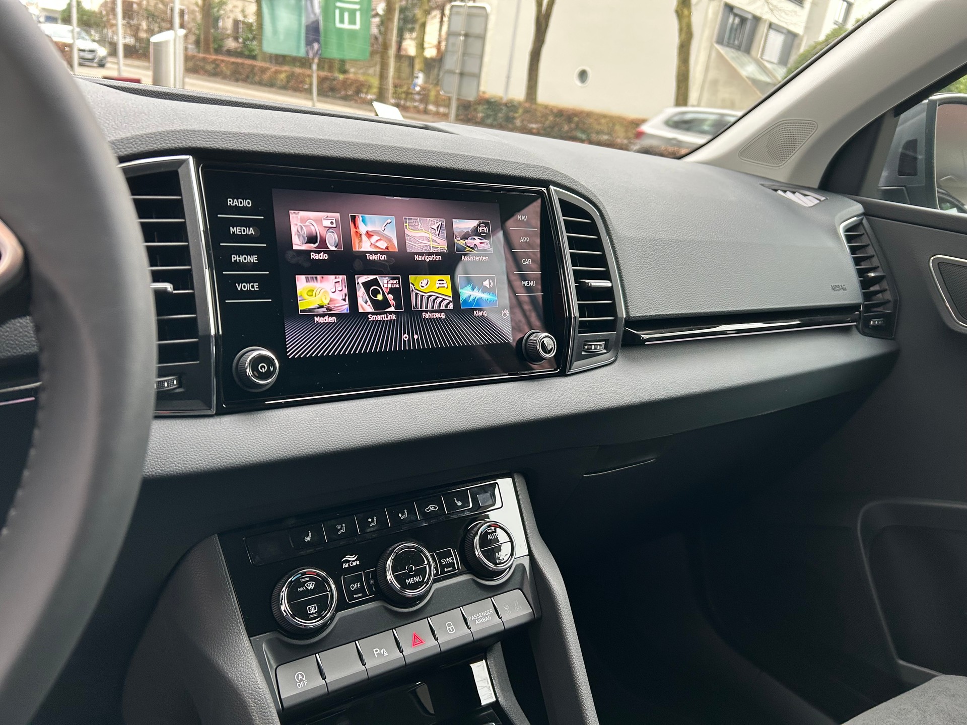 SKODA Karoq 1.5 TSI Dynamic DSG-image-10