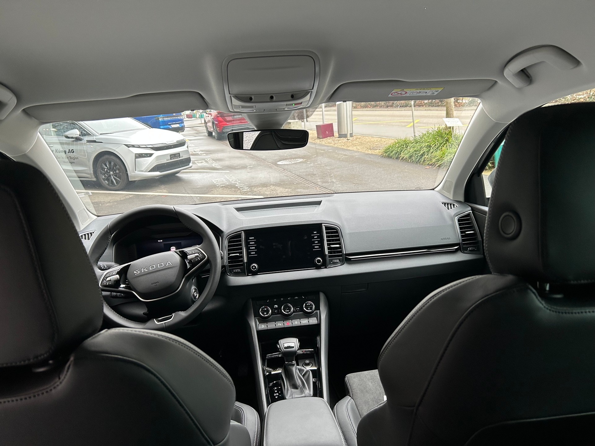 SKODA Karoq 1.5 TSI Dynamic DSG-image-8