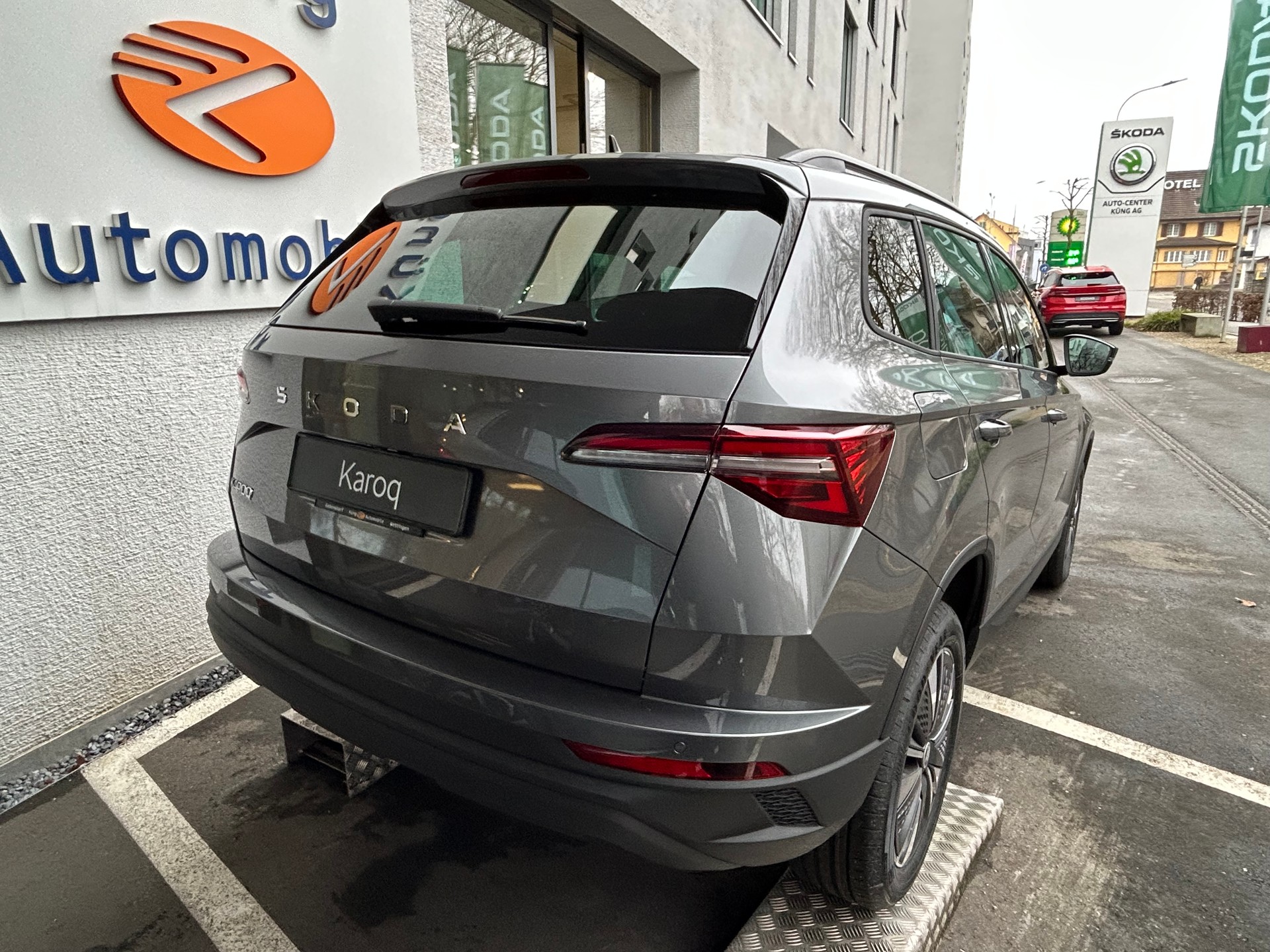 SKODA Karoq 1.5 TSI Dynamic DSG-image-2