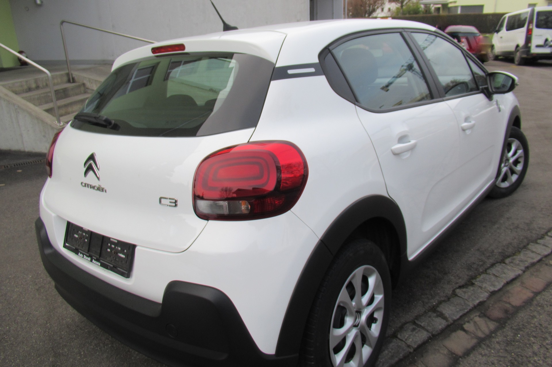 CITROEN C3 1.2i PureTech Swiss Edition-image-3