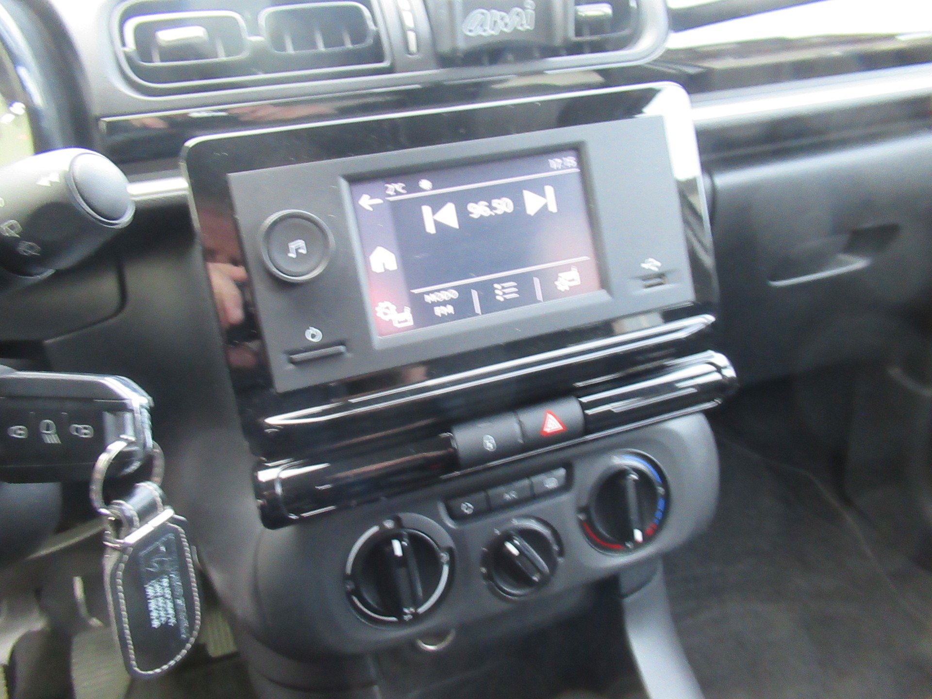 CITROEN C3 1.2i PureTech Swiss Edition-image-9