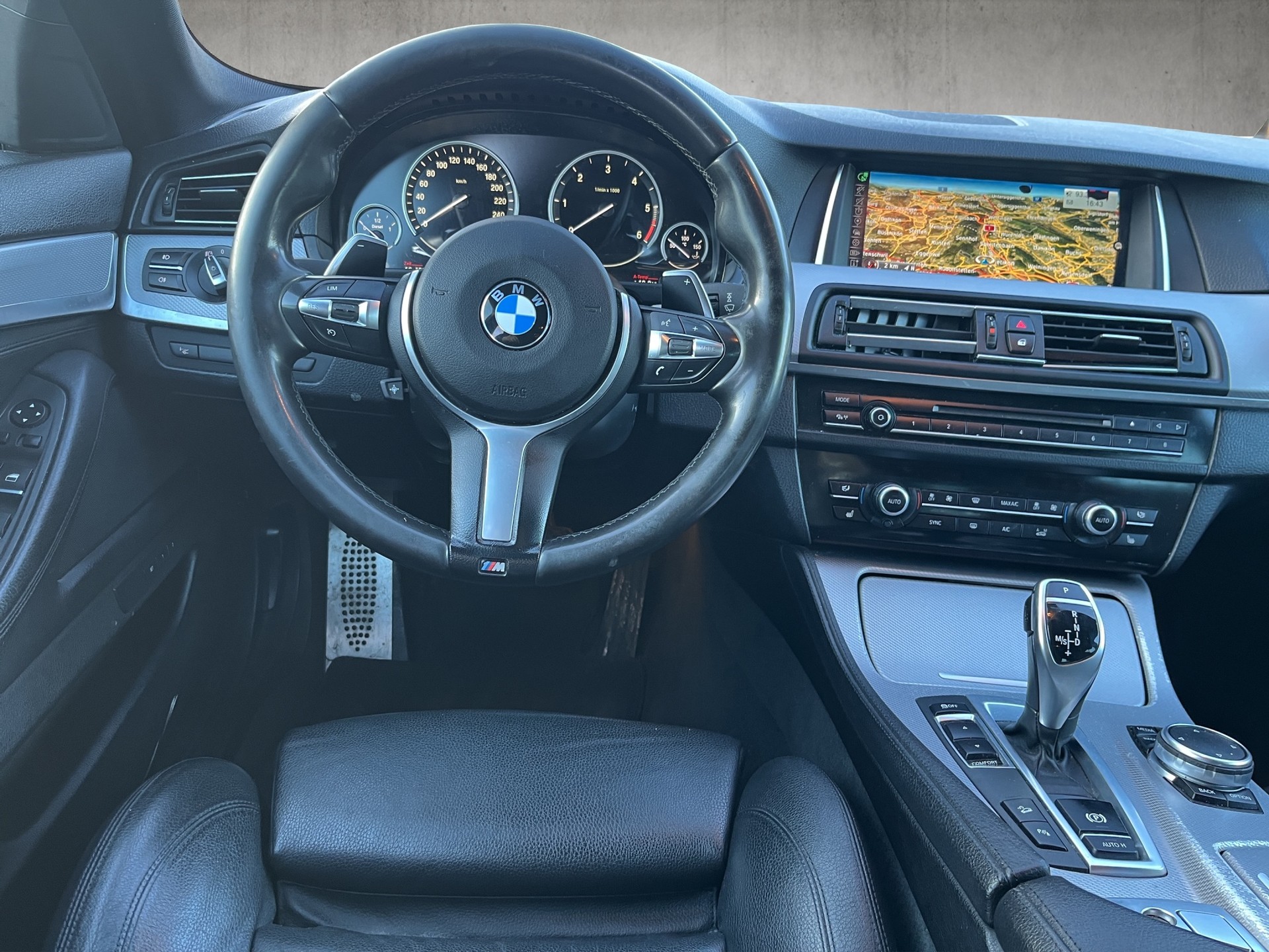 BMW 530d Touring xDrive Steptronic, M-Sportpacket.-image-7