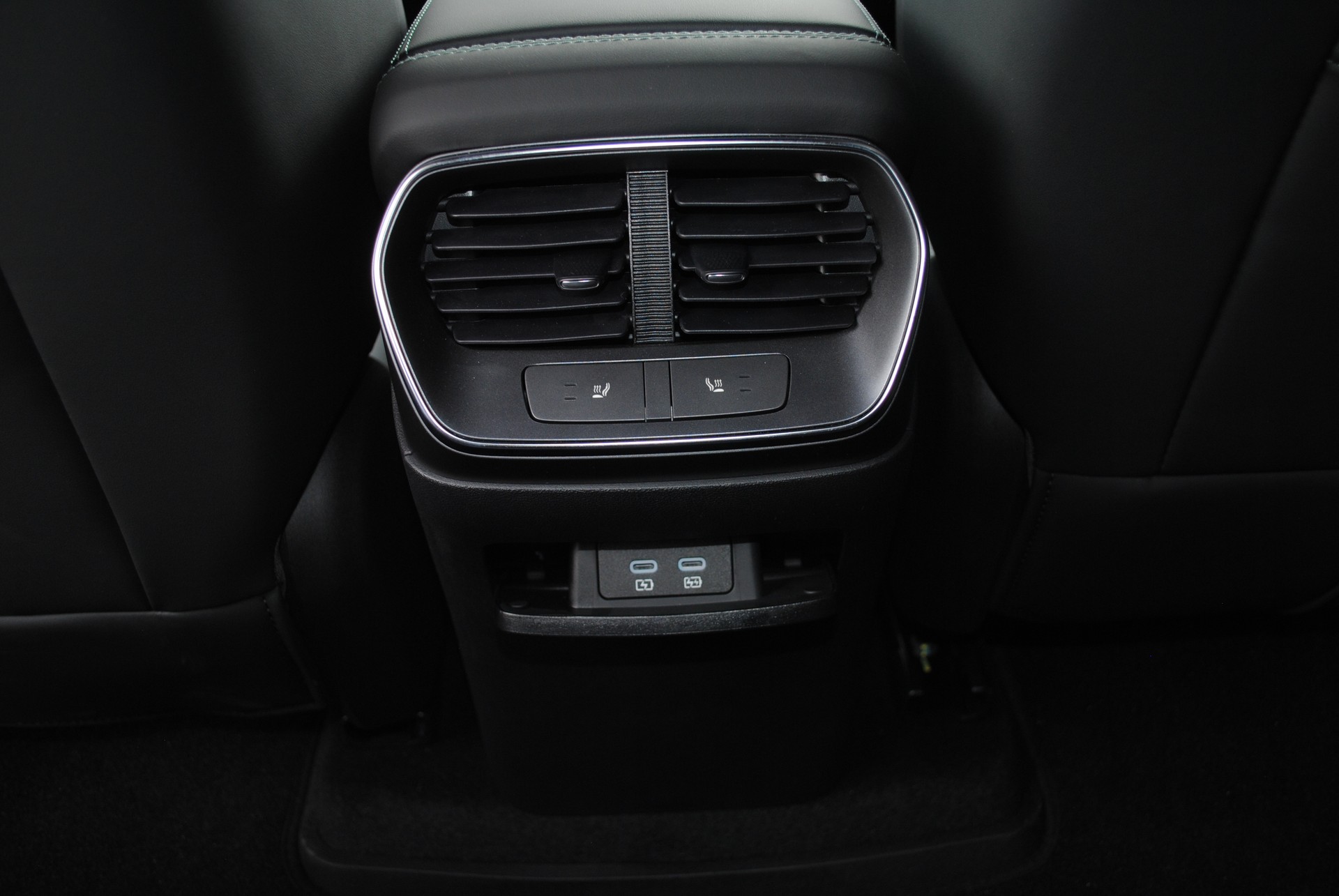 BYD Sealion 7 91,3 kWh Excellence AWD-image-16