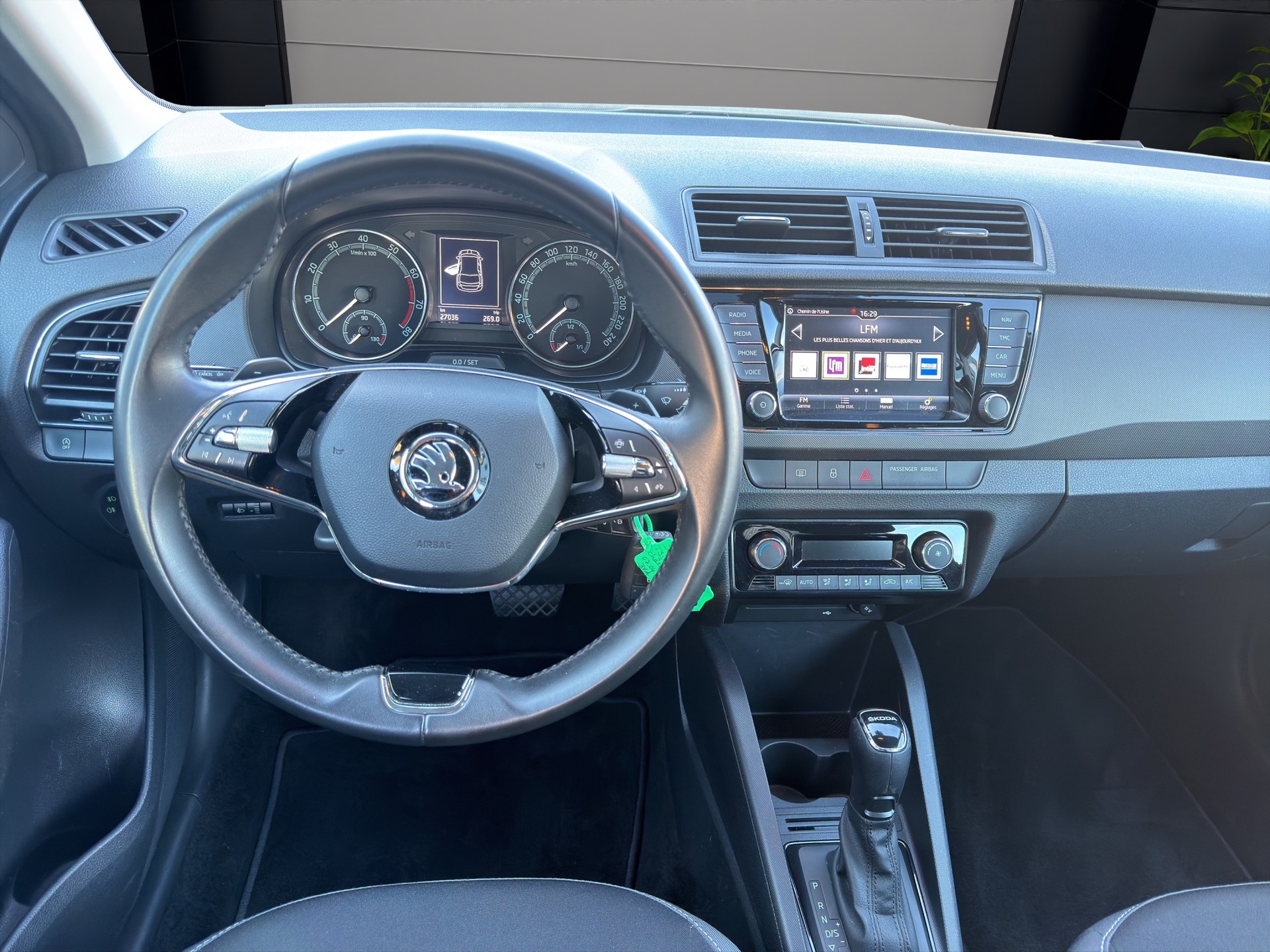 SKODA Fabia 1.0 TSI Ambition DSG-image-13