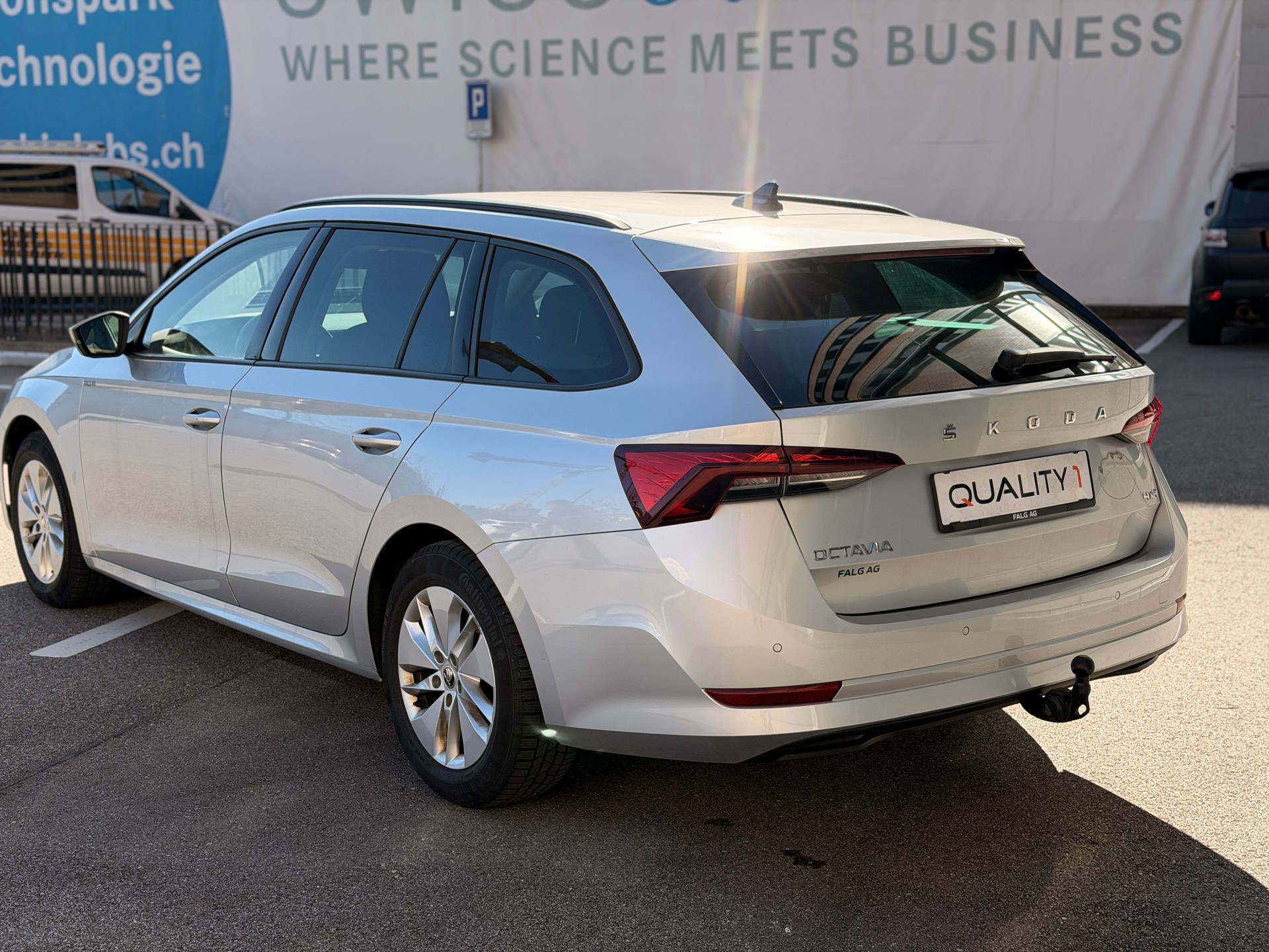 SKODA Octavia Combi 2.0 TDI DSG Ambition 4x4-image-8