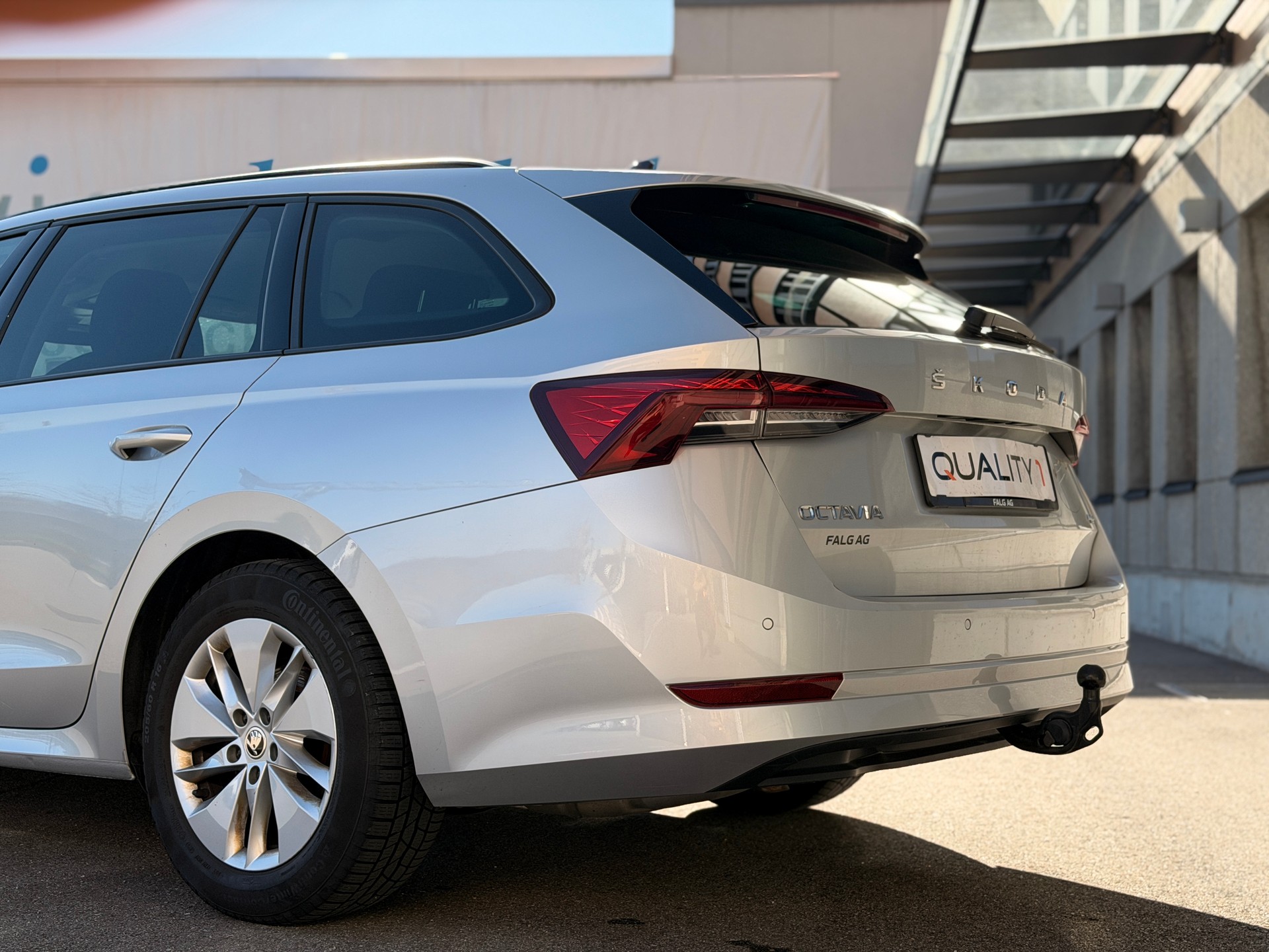 SKODA Octavia Combi 2.0 TDI DSG Ambition 4x4-image-12