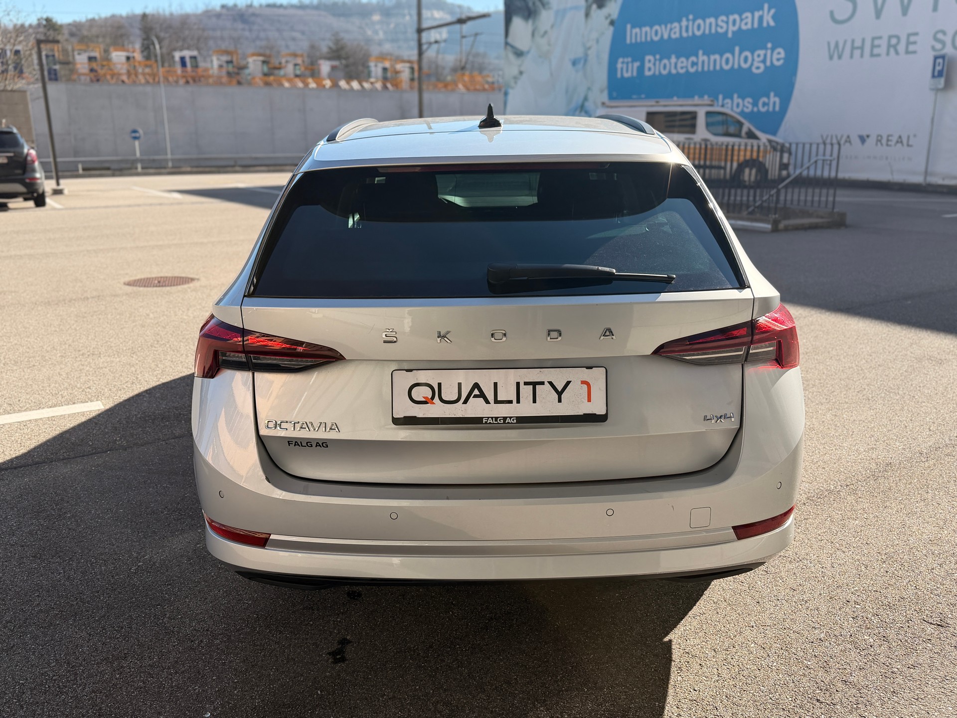 SKODA Octavia Combi 2.0 TDI DSG Ambition 4x4-image-3