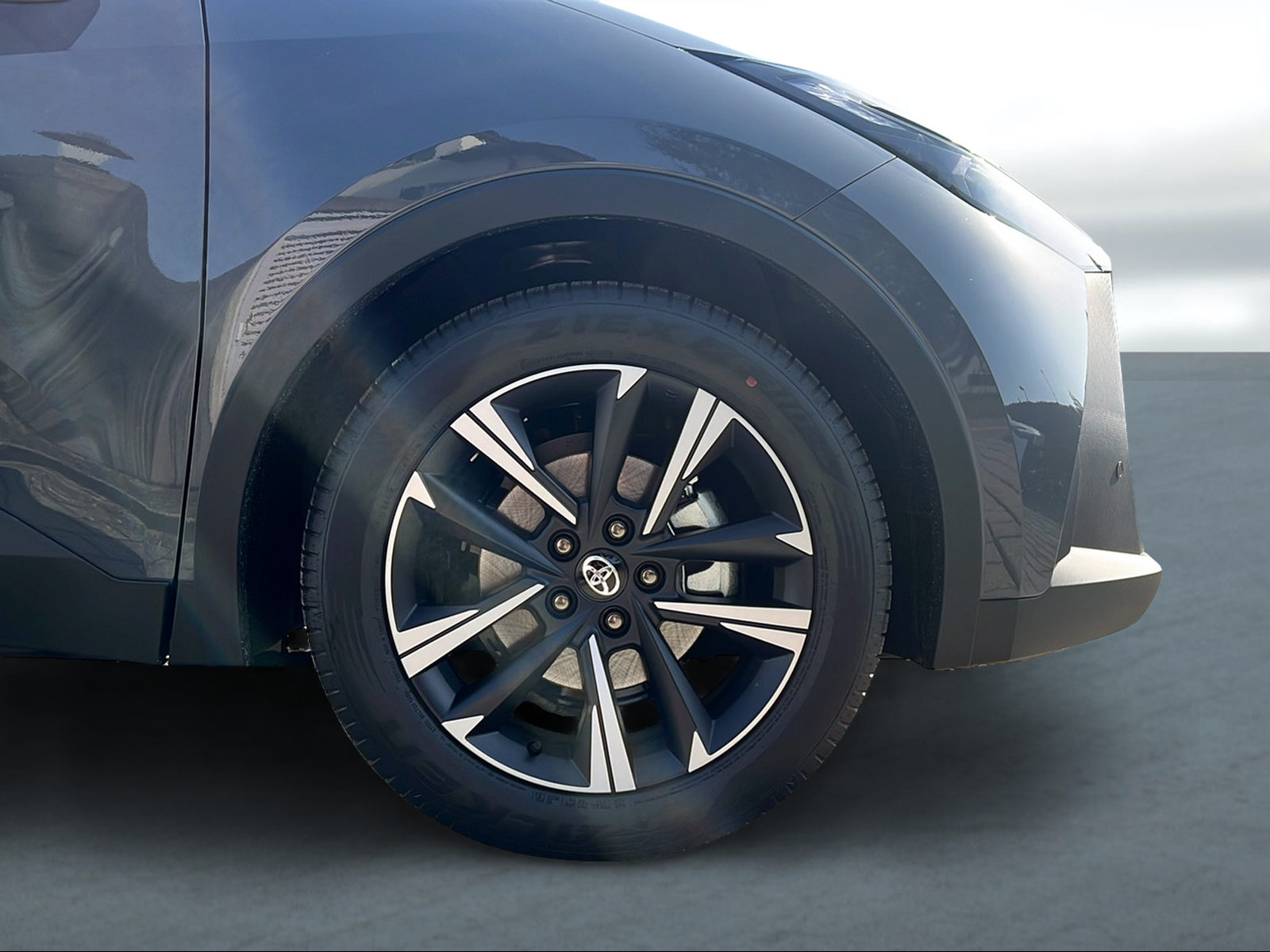 TOYOTA C-HR 1.8 HSD CVT Swiss Edition Storm Grey met.-image-4